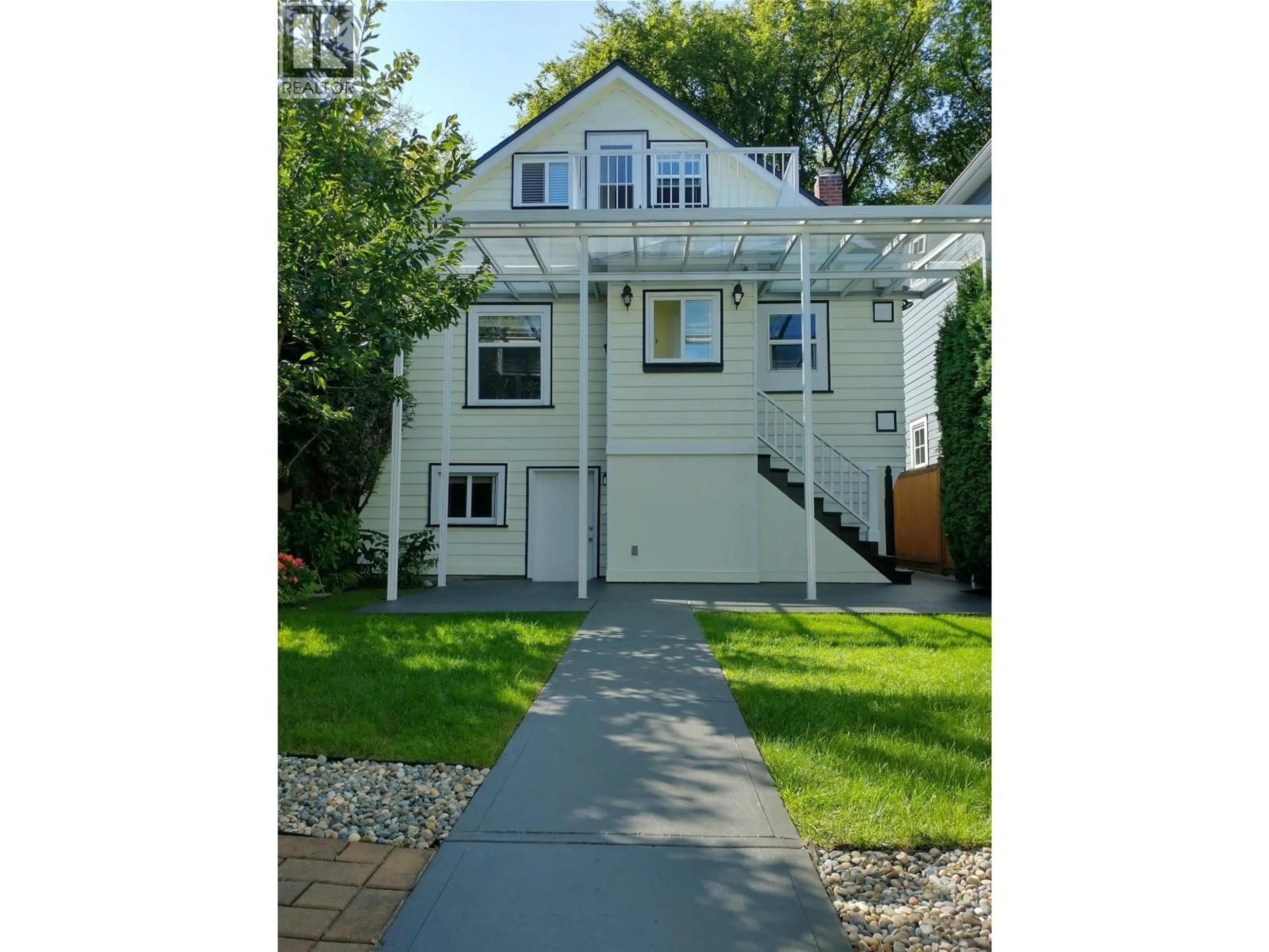Home with vinyl exterior material, street for 761 26TH AVENUE, Vancouver British Columbia V5Z2E7