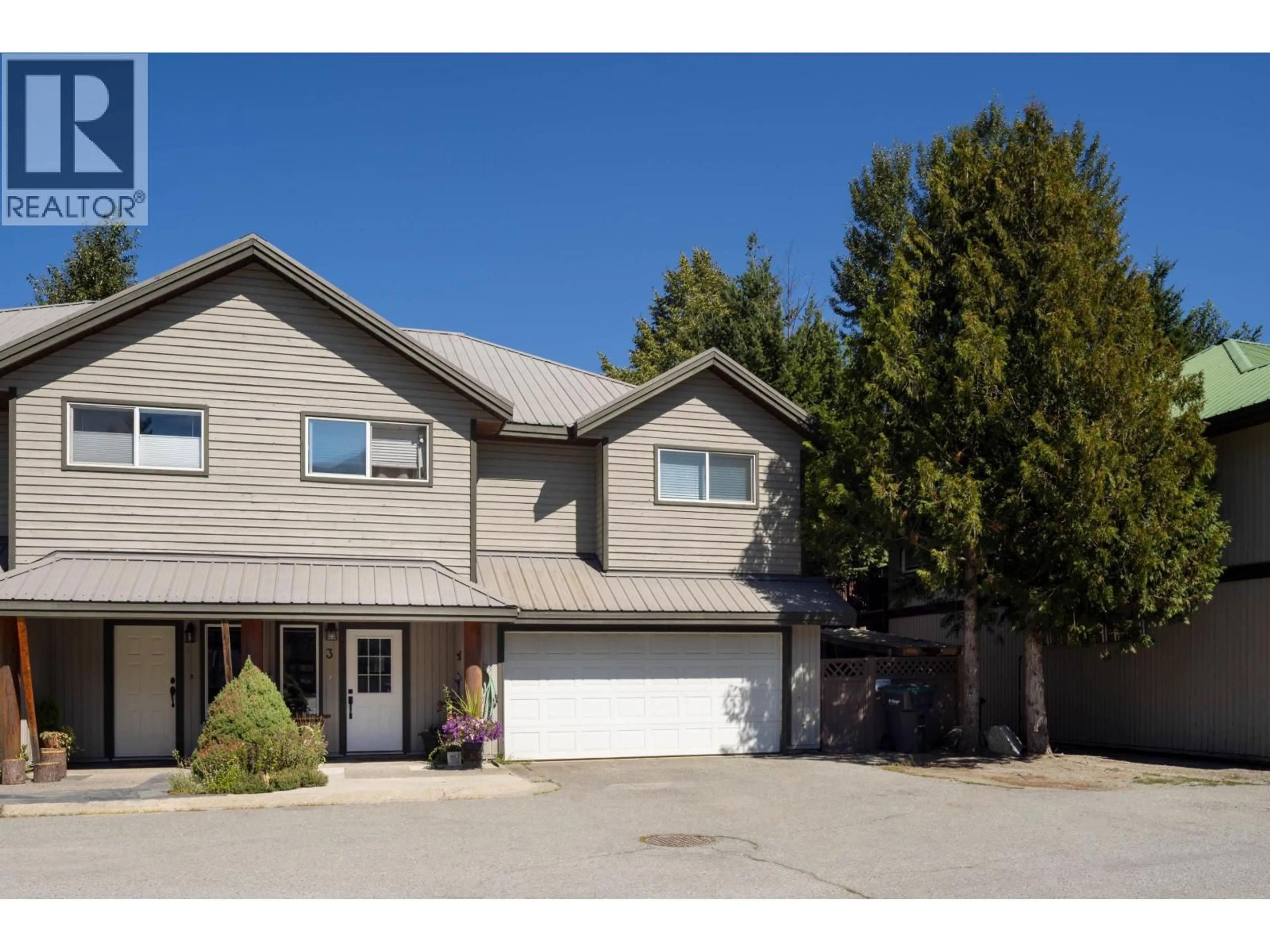Home with vinyl exterior material, street for 3 - 7467 PROSPECT STREET, Pemberton British Columbia V0N2L0