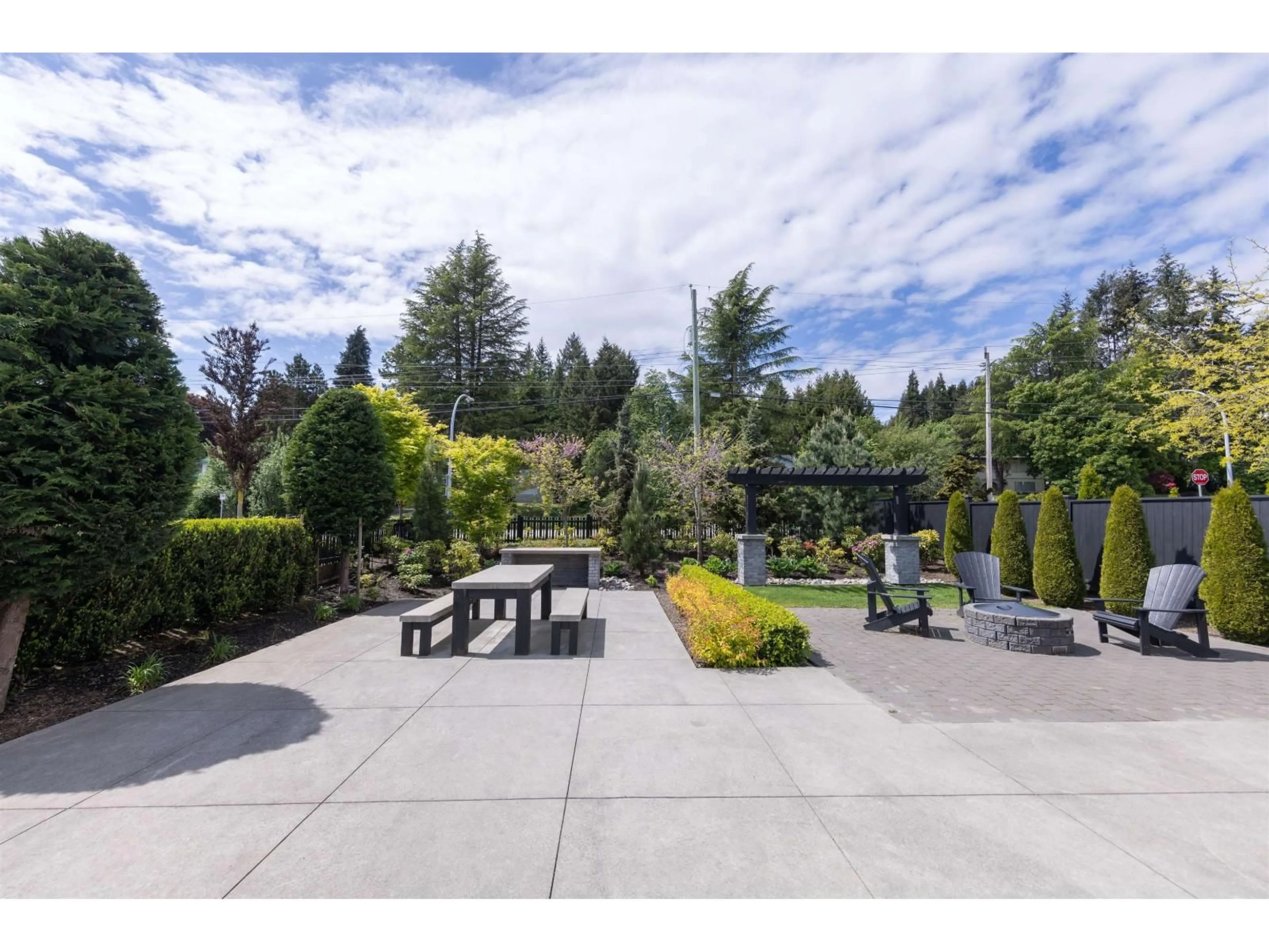 Patio, unknown for 15 - 5528 148, Surrey British Columbia V3S3B4