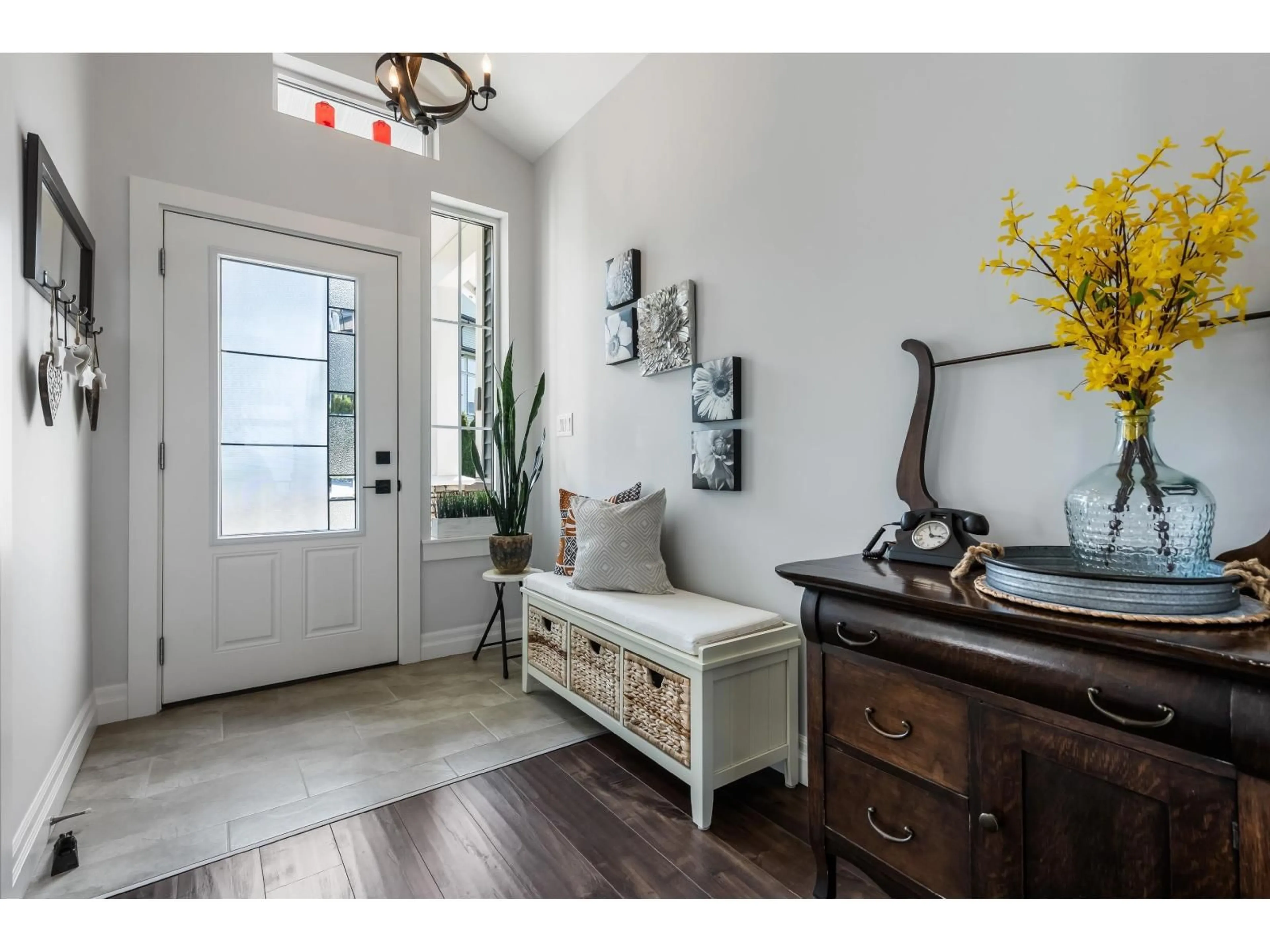 Indoor entryway for 2 - 47045 SYLVAN DRIVE, Chilliwack British Columbia V2R0X6