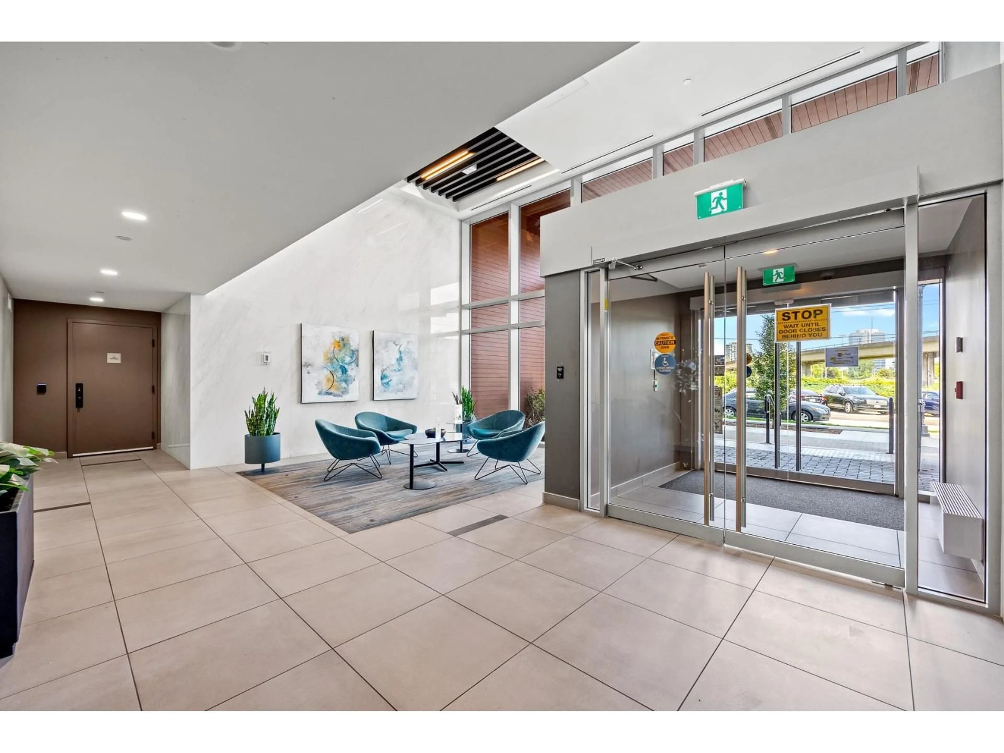 Indoor foyer for 2011 - 13428 105, Surrey British Columbia V3T0S6