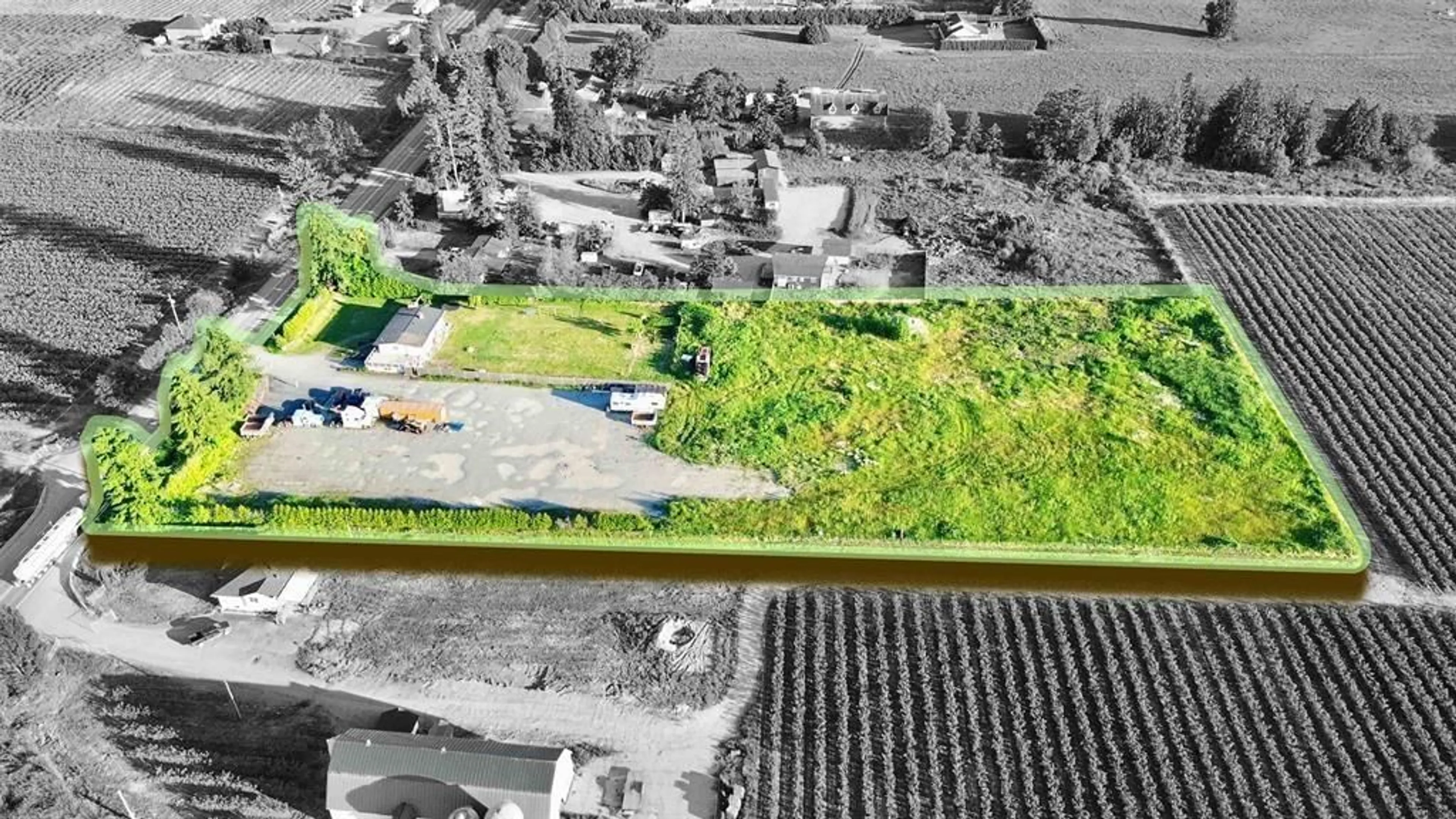 A pic from outside/outdoor area/front of a property/back of a property/a pic from drone, unknown for 1863 264, Langley British Columbia V0X1A0