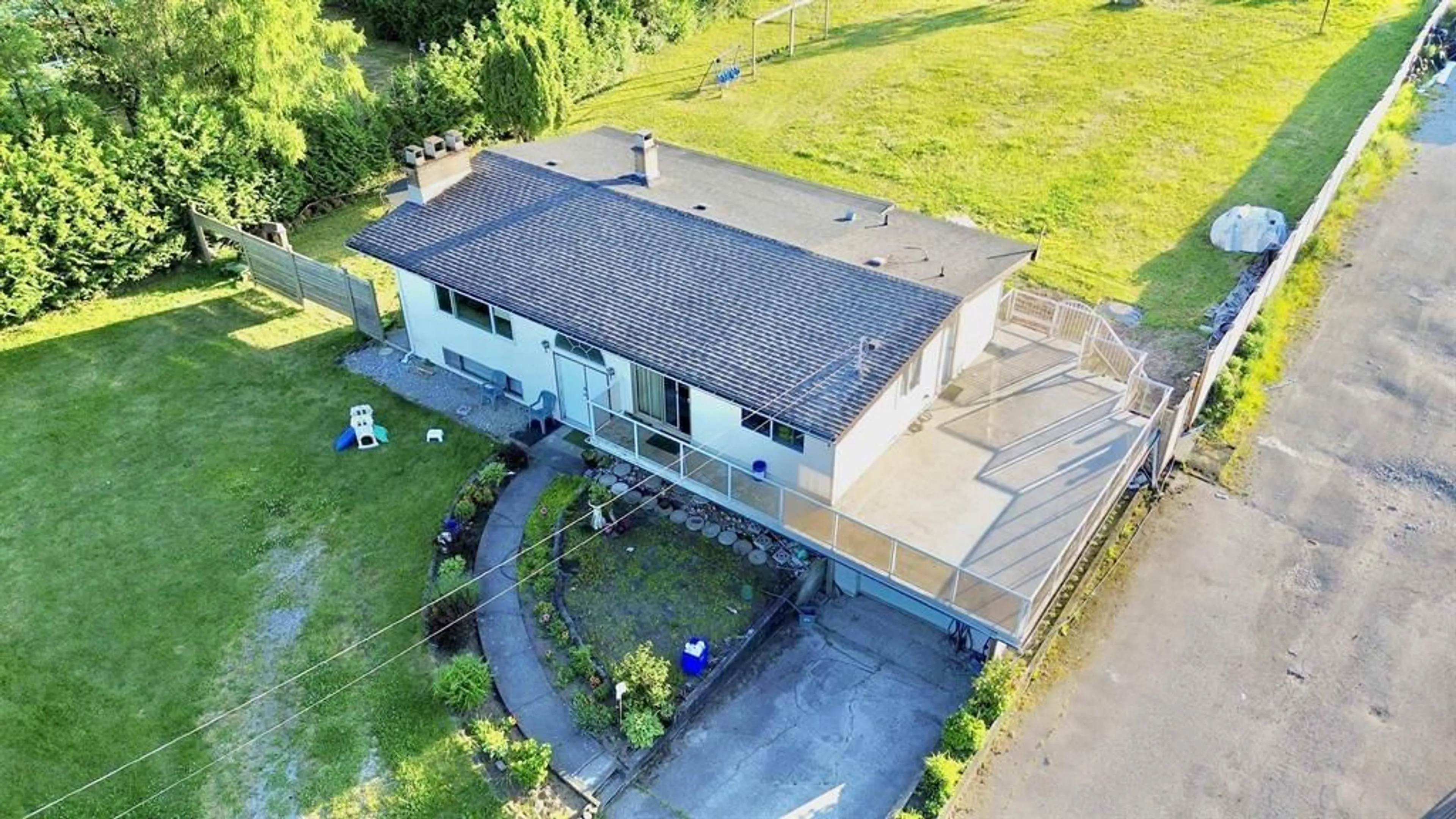 A pic from outside/outdoor area/front of a property/back of a property/a pic from drone, building for 1863 264, Langley British Columbia V0X1A0
