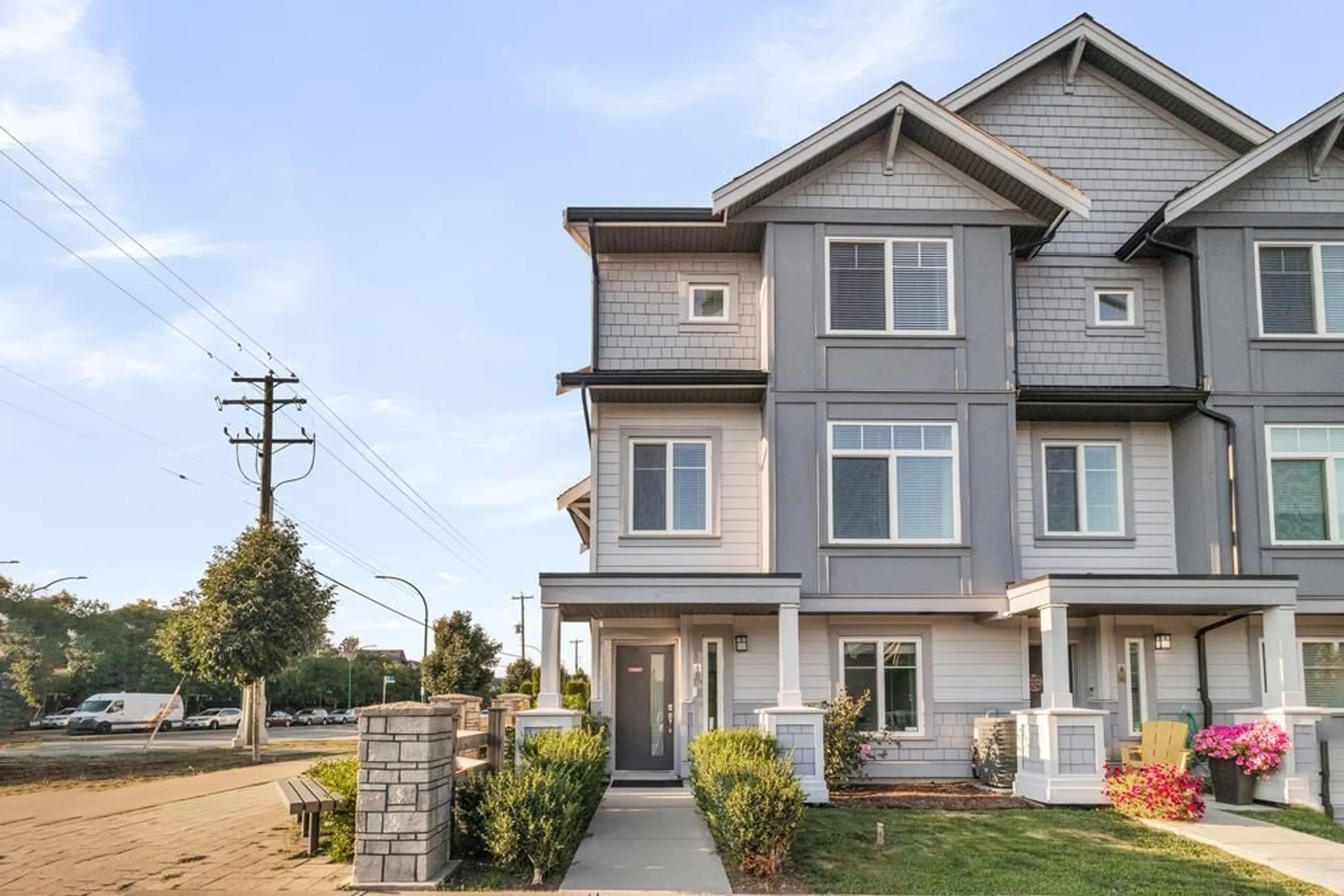 Home with vinyl exterior material, street for 10 - 19239 70TH, Surrey British Columbia V4N6S8