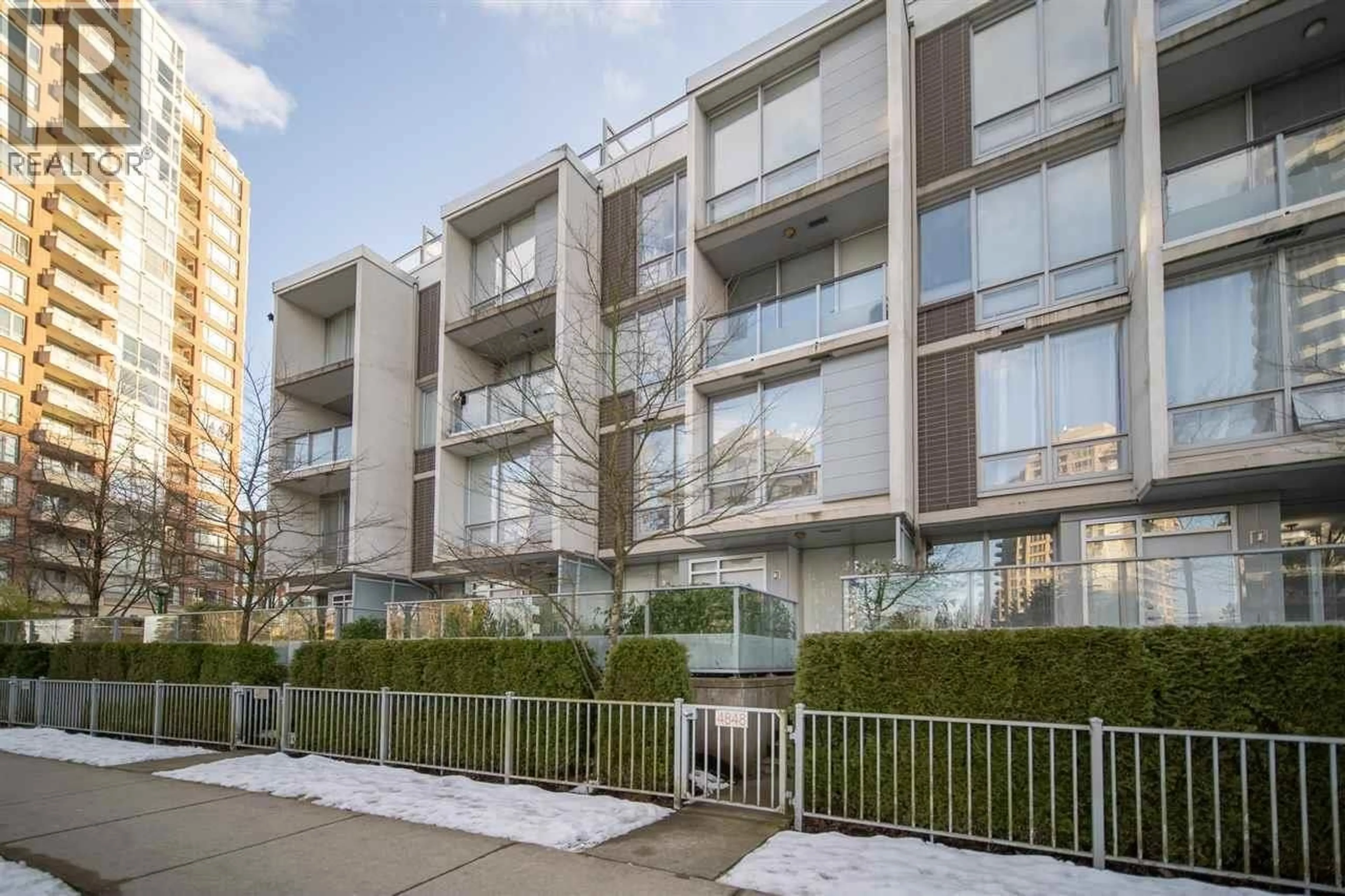Patio, street for 4848 HAZEL STREET, Burnaby British Columbia V5H4T3