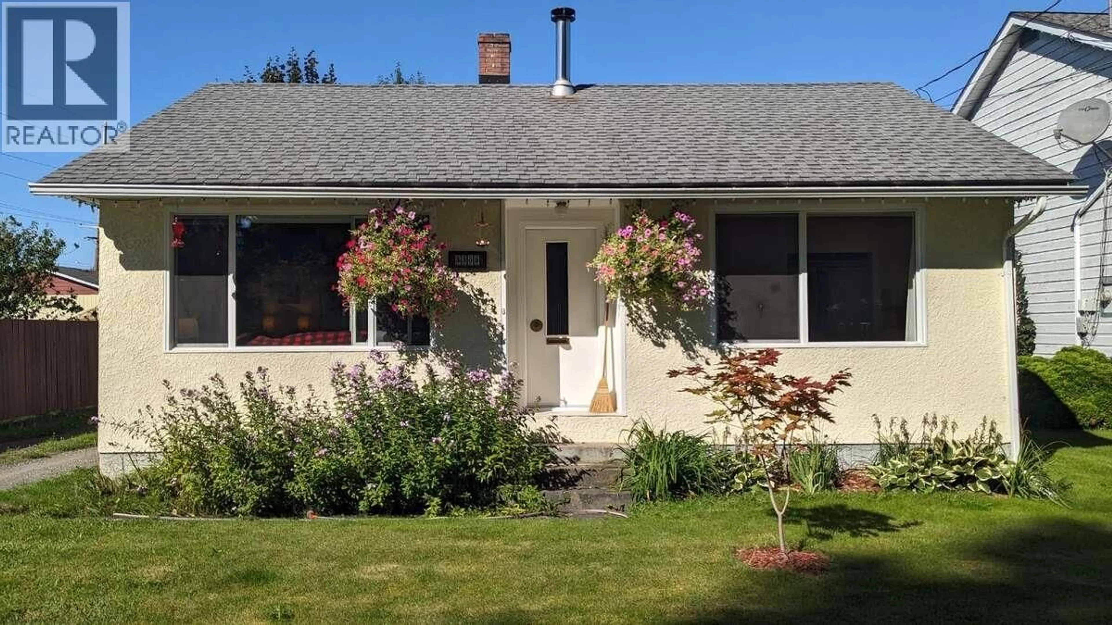 Home with vinyl exterior material, street for 3303 THOMAS STREET, Terrace British Columbia V8G3G4