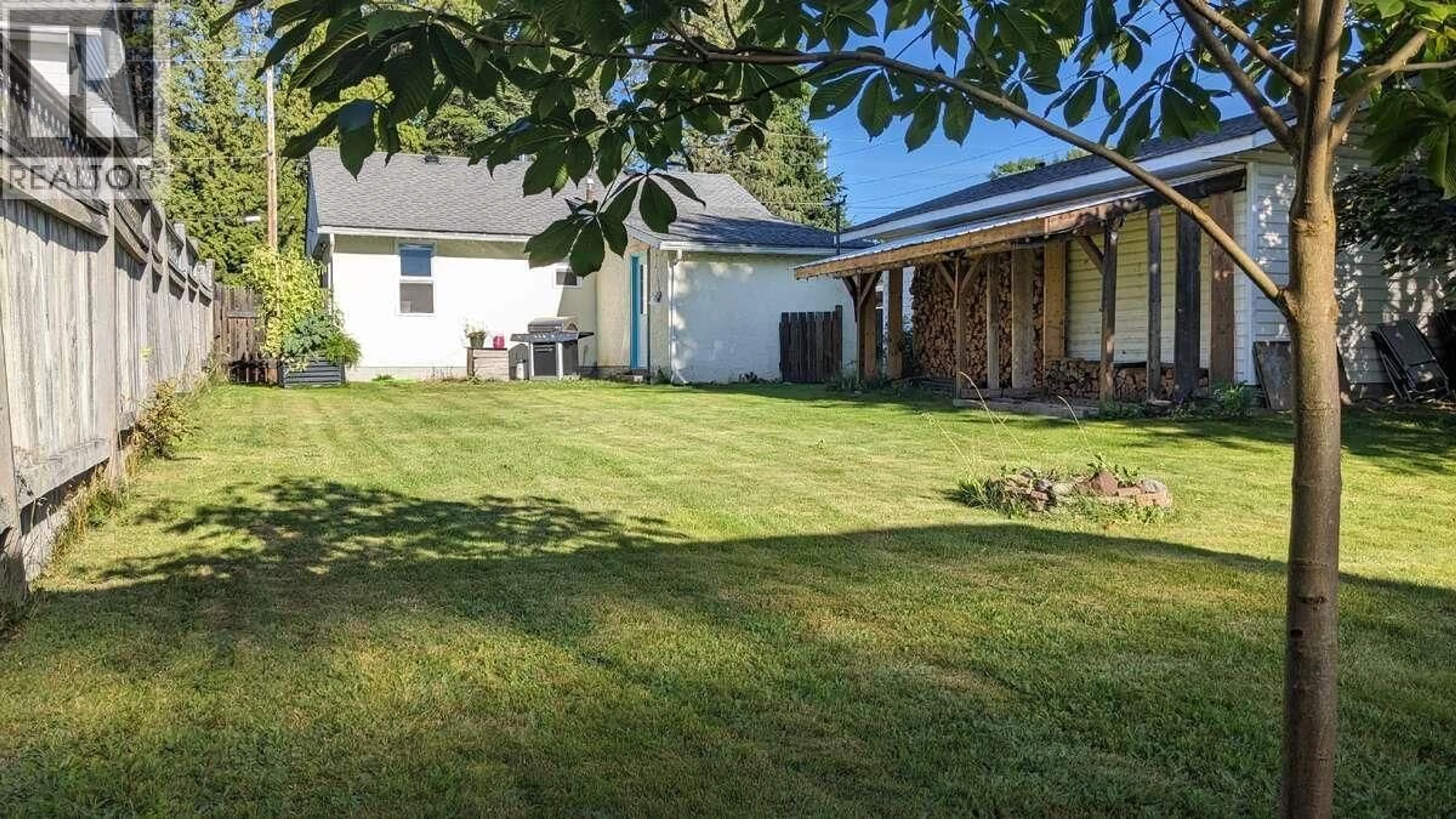 Patio, street for 3303 THOMAS STREET, Terrace British Columbia V8G3G4