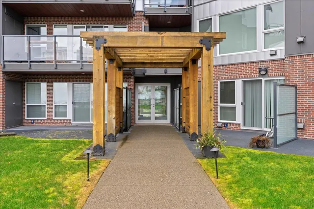 209 - 378 ESPLANADE AVENUE, Harrison Hot Springs 3