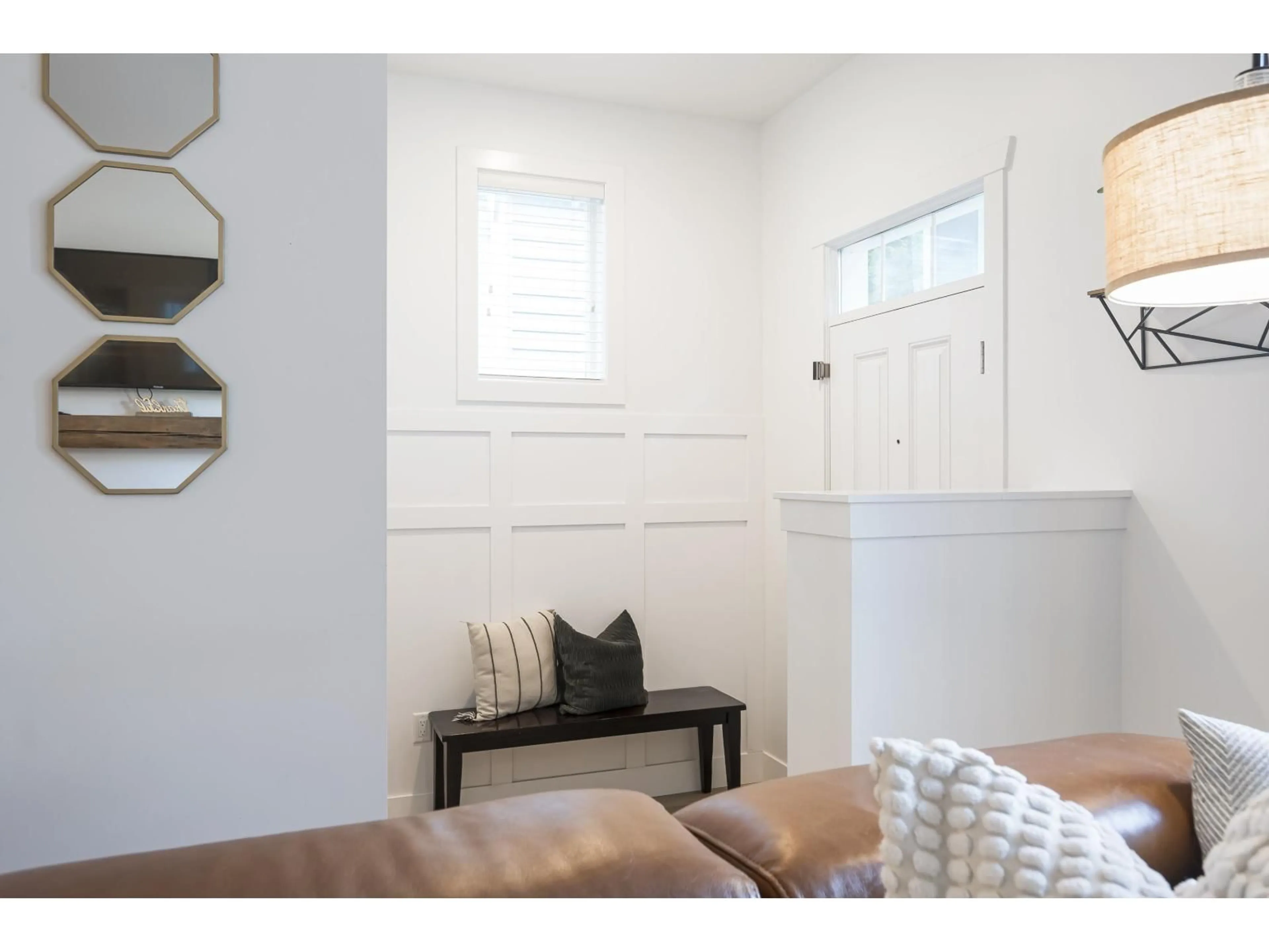 Indoor entryway for 21080 80, Langley British Columbia V2Y0H2