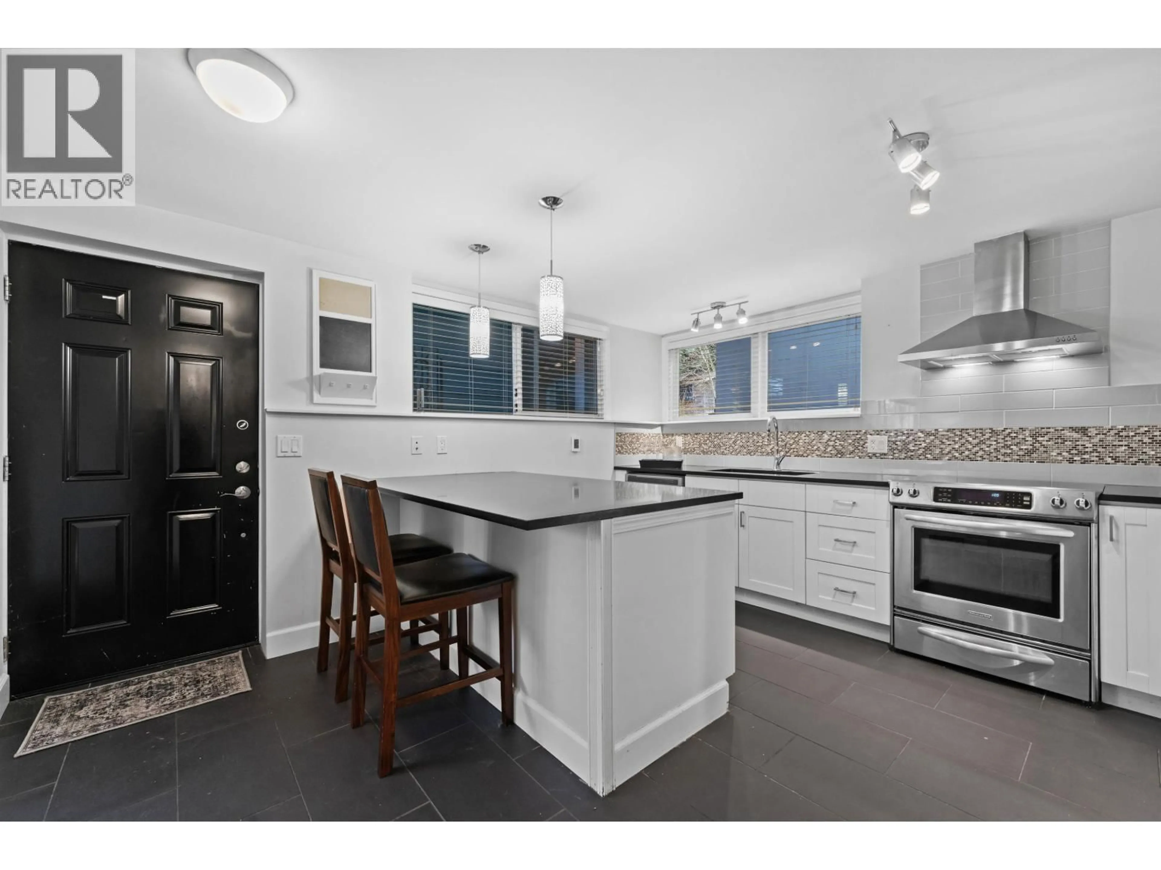 Open concept kitchen, ceramic/tile floor for 385 STEVENS DRIVE, West Vancouver British Columbia V7S1C7