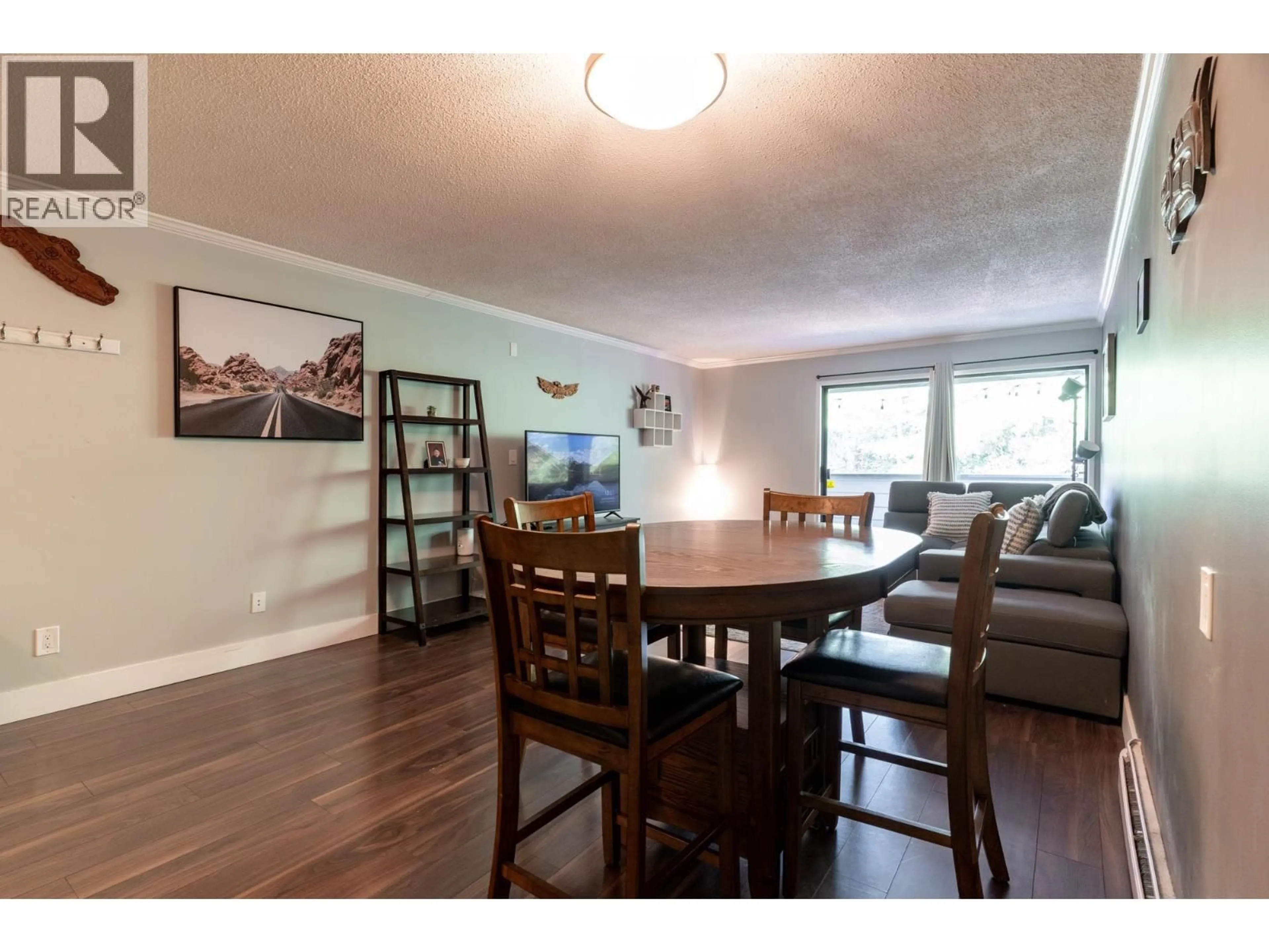 Dining room, wood/laminate floor for 252 - 5421 10 AVENUE, Delta British Columbia V4M3T9