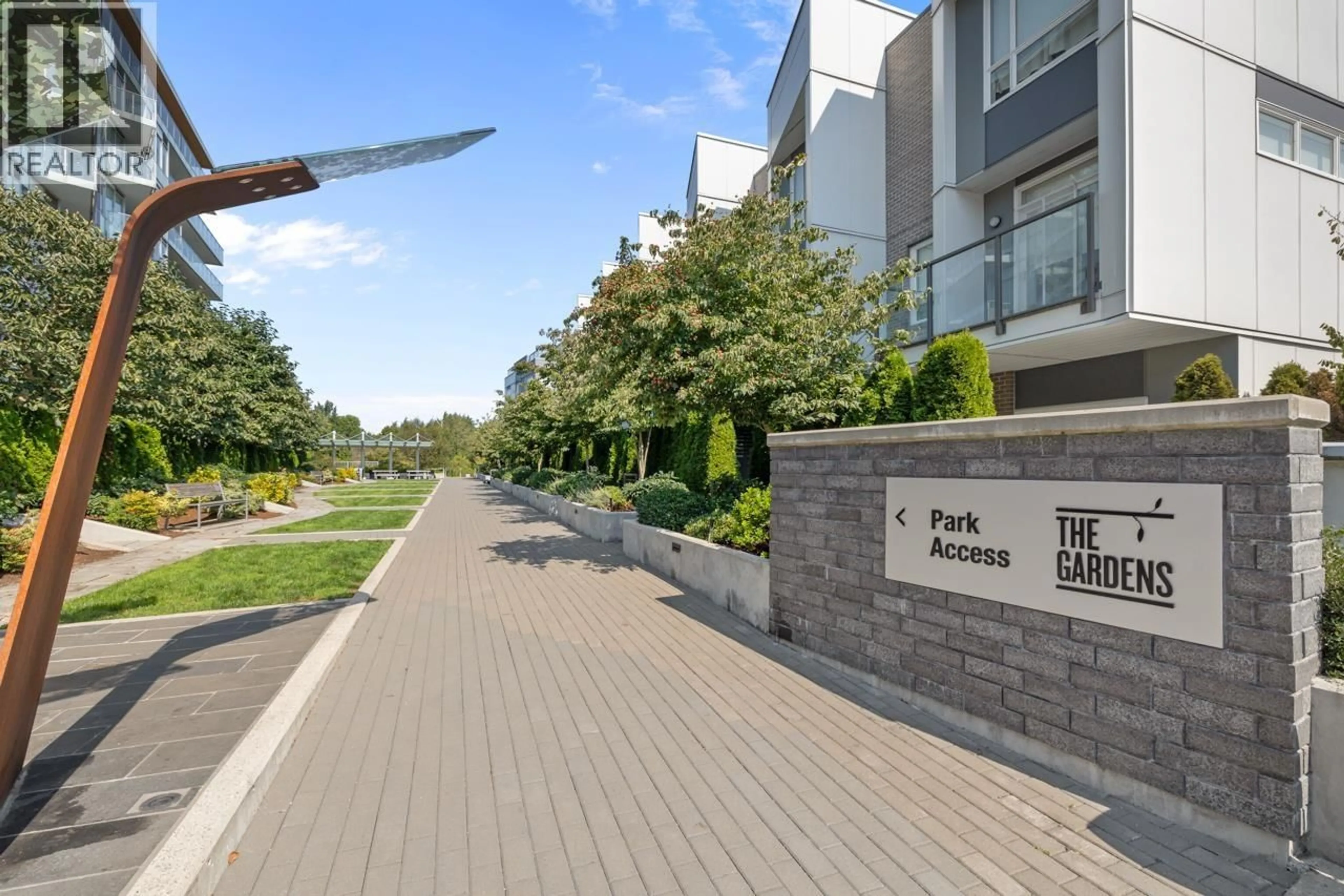 Patio, street for 8 - 10800 NO. 5 ROAD, Richmond British Columbia V6W0C2