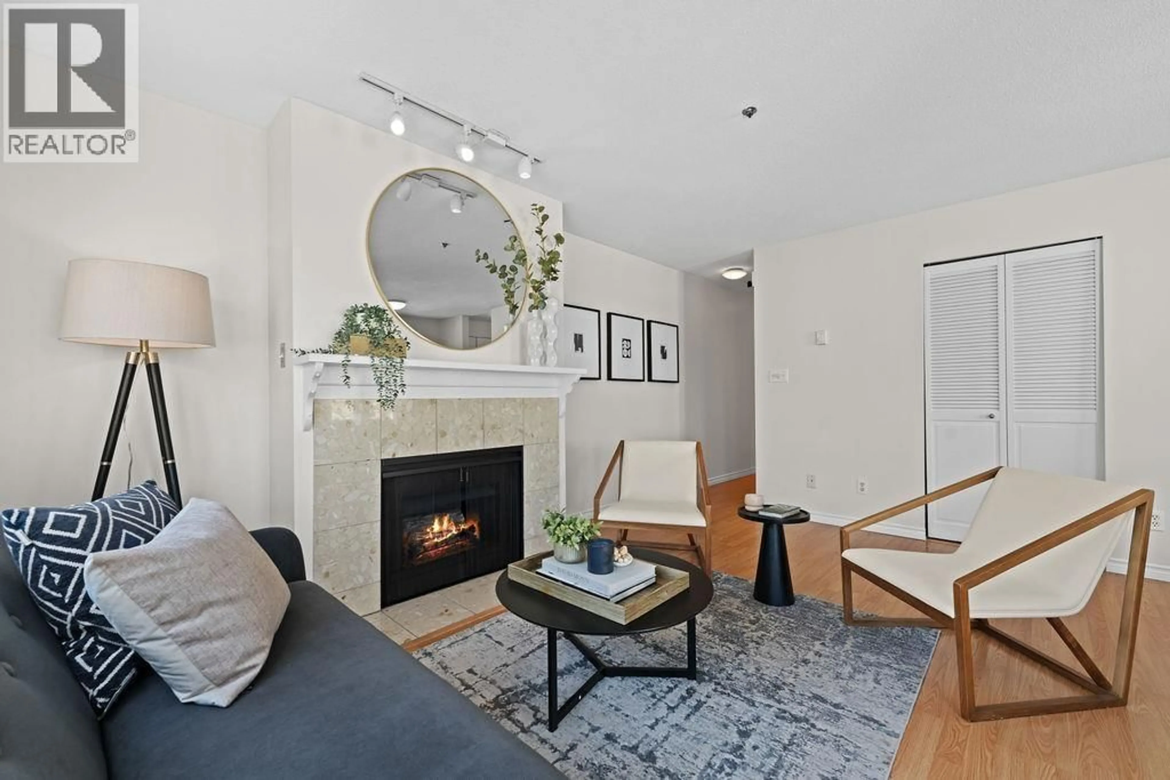 Living room with furniture, unknown for 206 - 629 7TH AVENUE, Vancouver British Columbia V5Z1B6