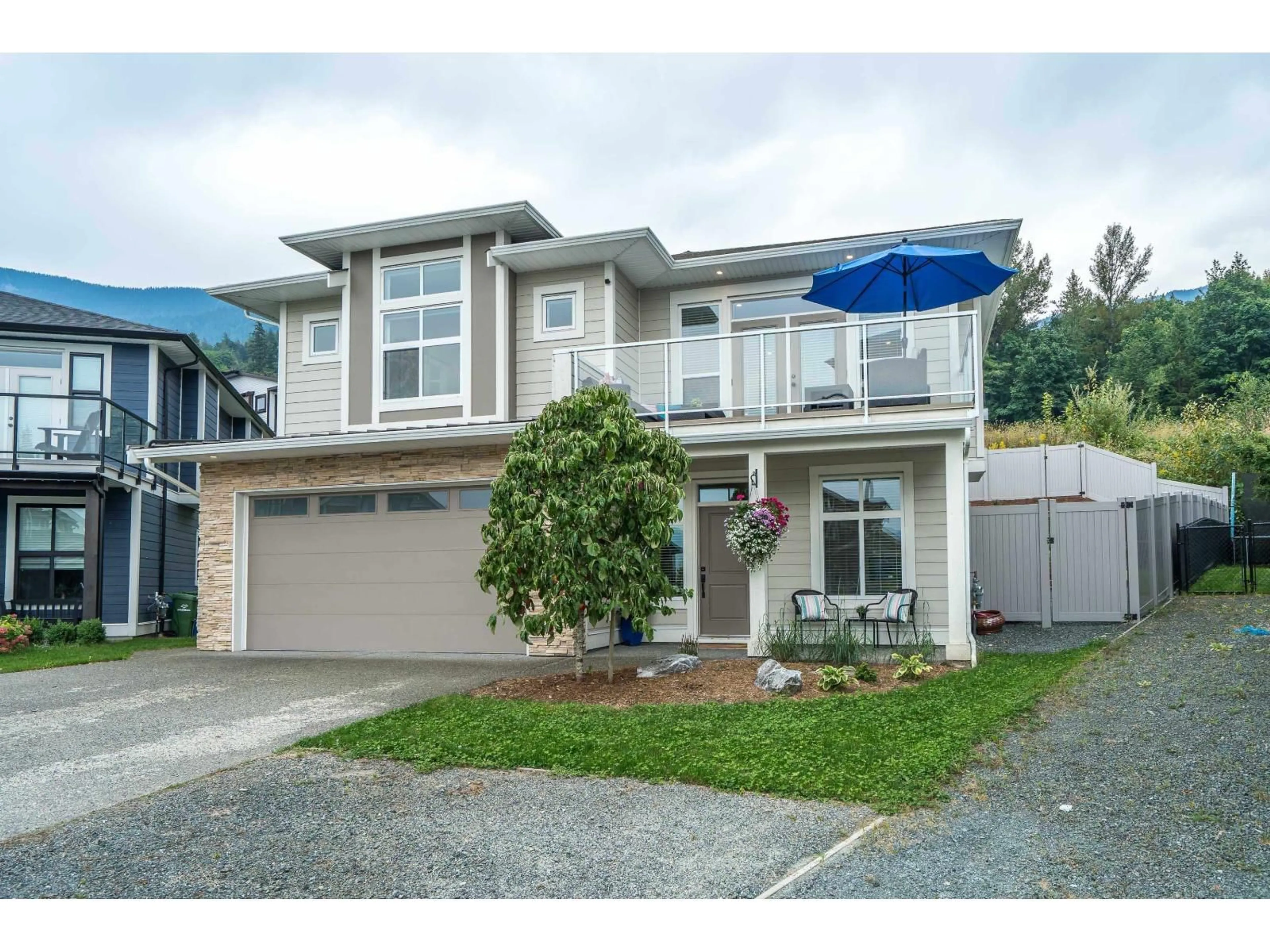 Home with vinyl exterior material, street for 51104 ZANDER PLACE, Chilliwack British Columbia V4Z0C1