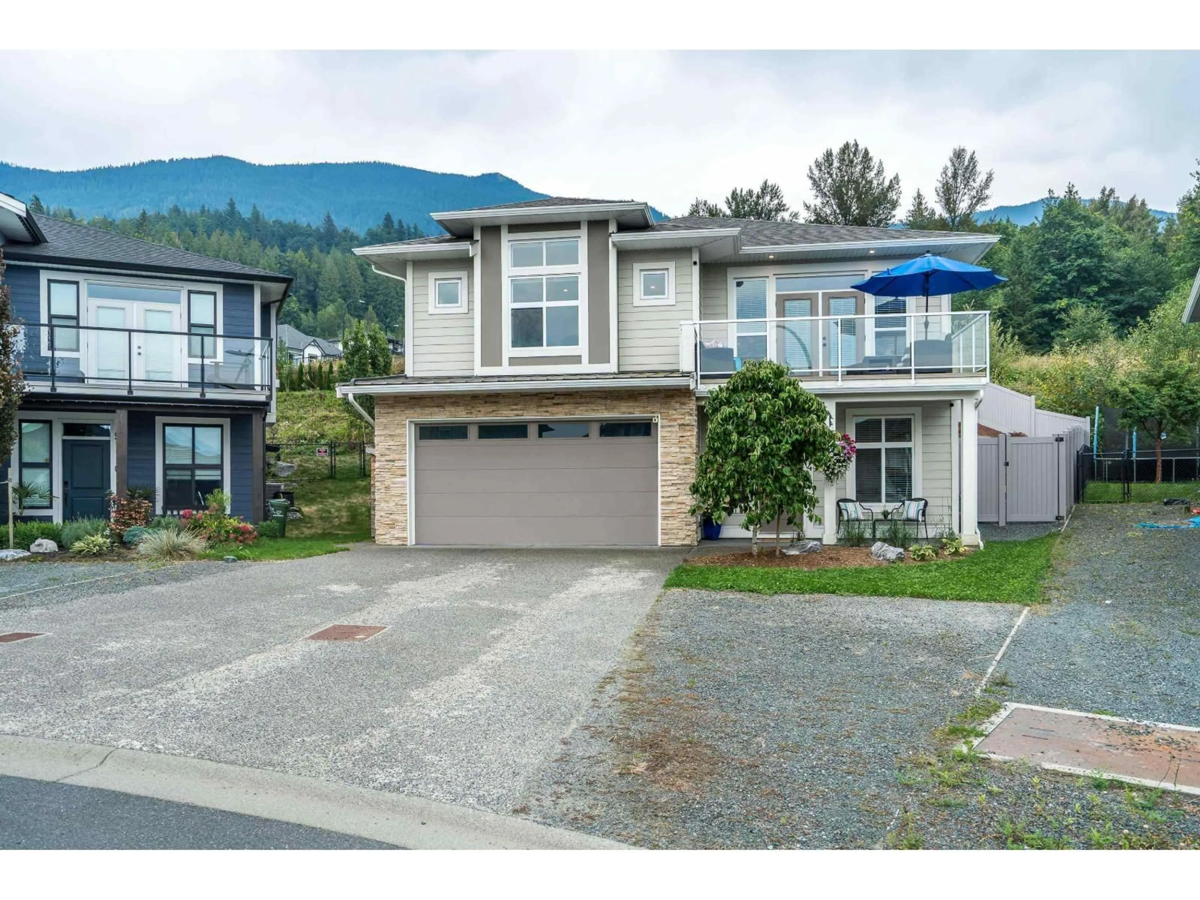 Home with vinyl exterior material, mountain view for 51104 ZANDER PLACE, Chilliwack British Columbia V4Z0C1