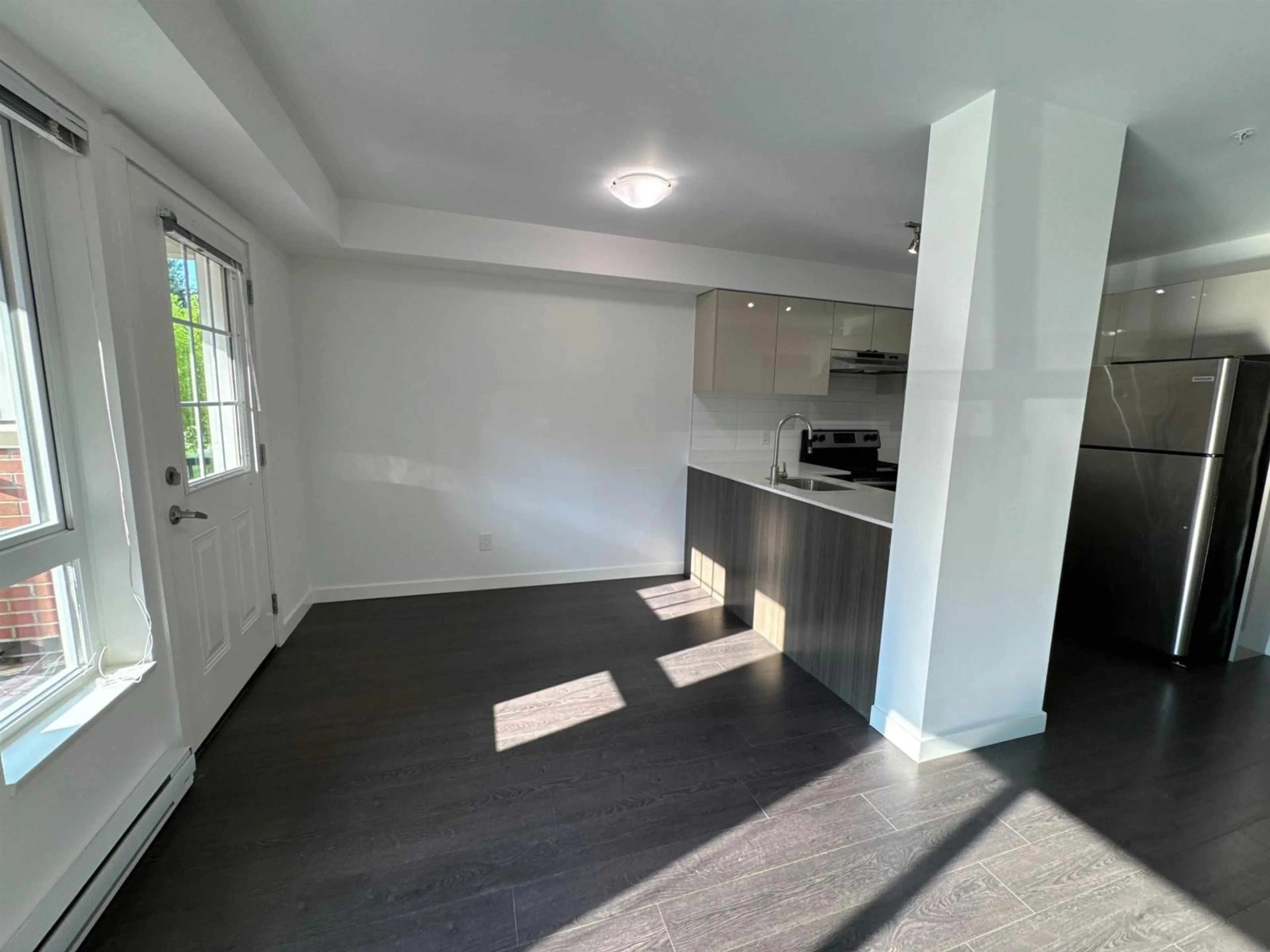 A pic of a room for 103 - 10688 140, Surrey British Columbia V3T0M6