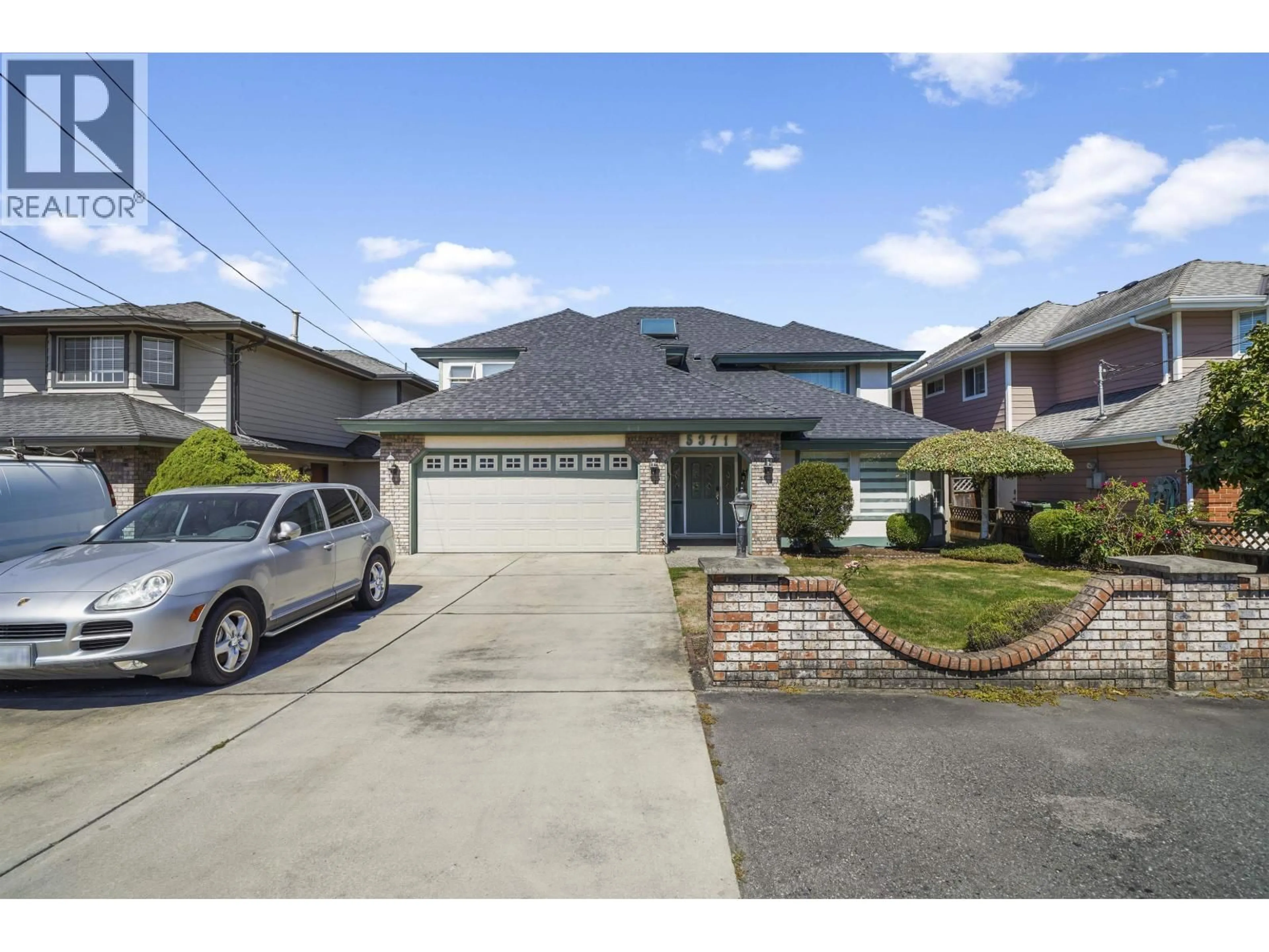 A pic from outside/outdoor area/front of a property/back of a property/a pic from drone, street for 5371 MAPLE ROAD, Richmond British Columbia V7E1G2