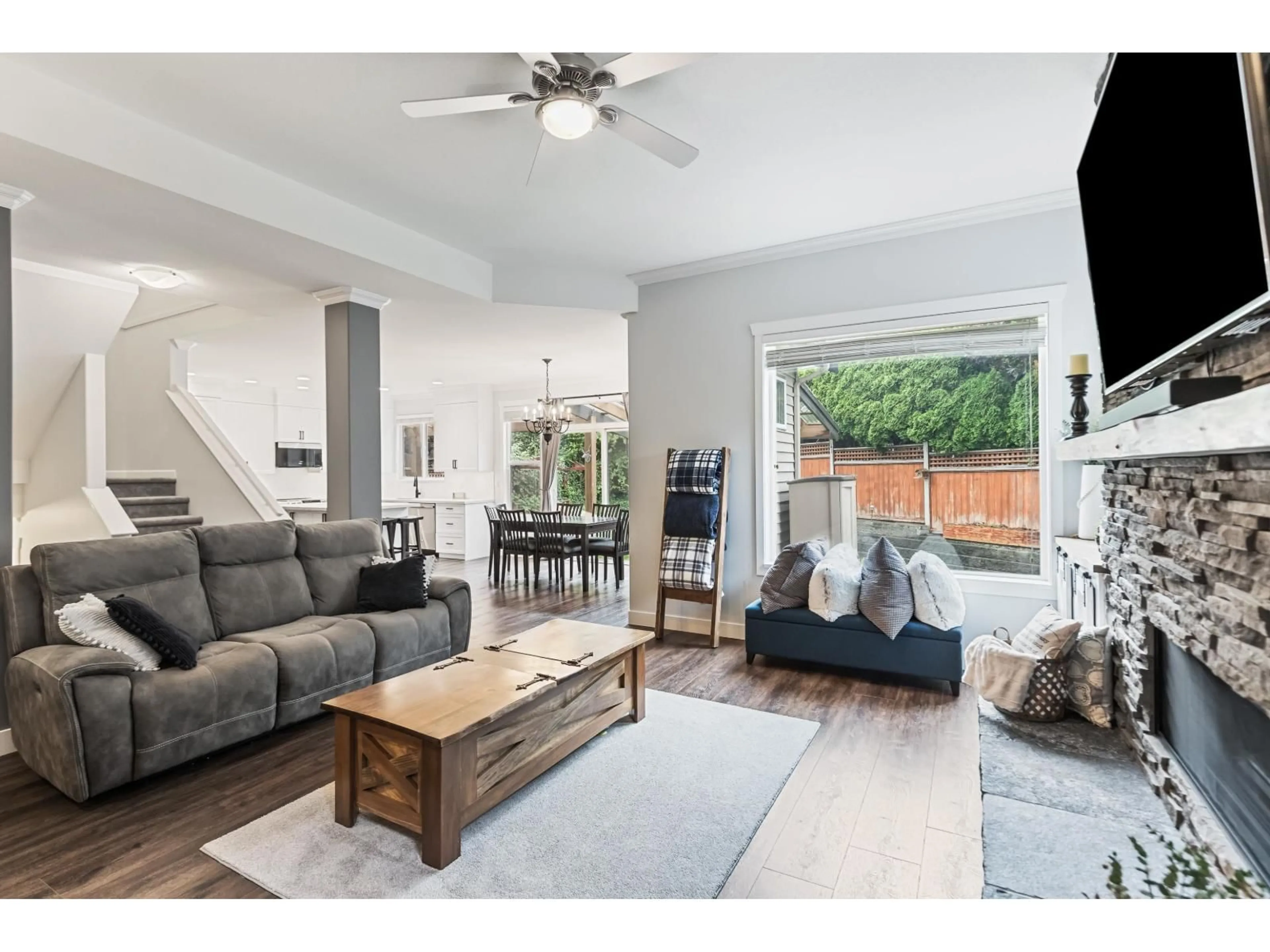 Living room with furniture, unknown for 20159 69A, Langley British Columbia V2Y2Y2