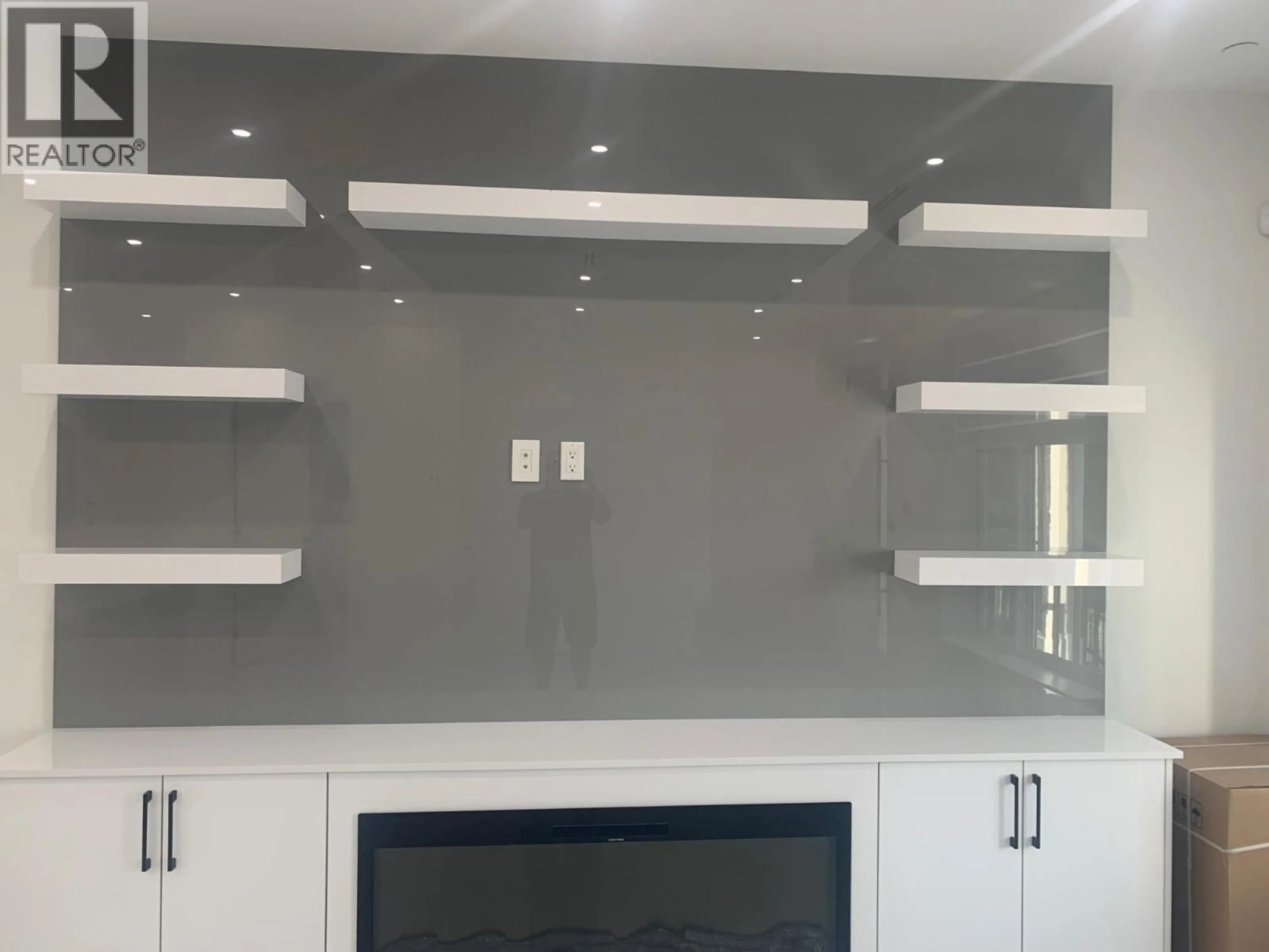 Home theater for 1 - 2076 50TH AVENUE, Vancouver British Columbia V5P1V3