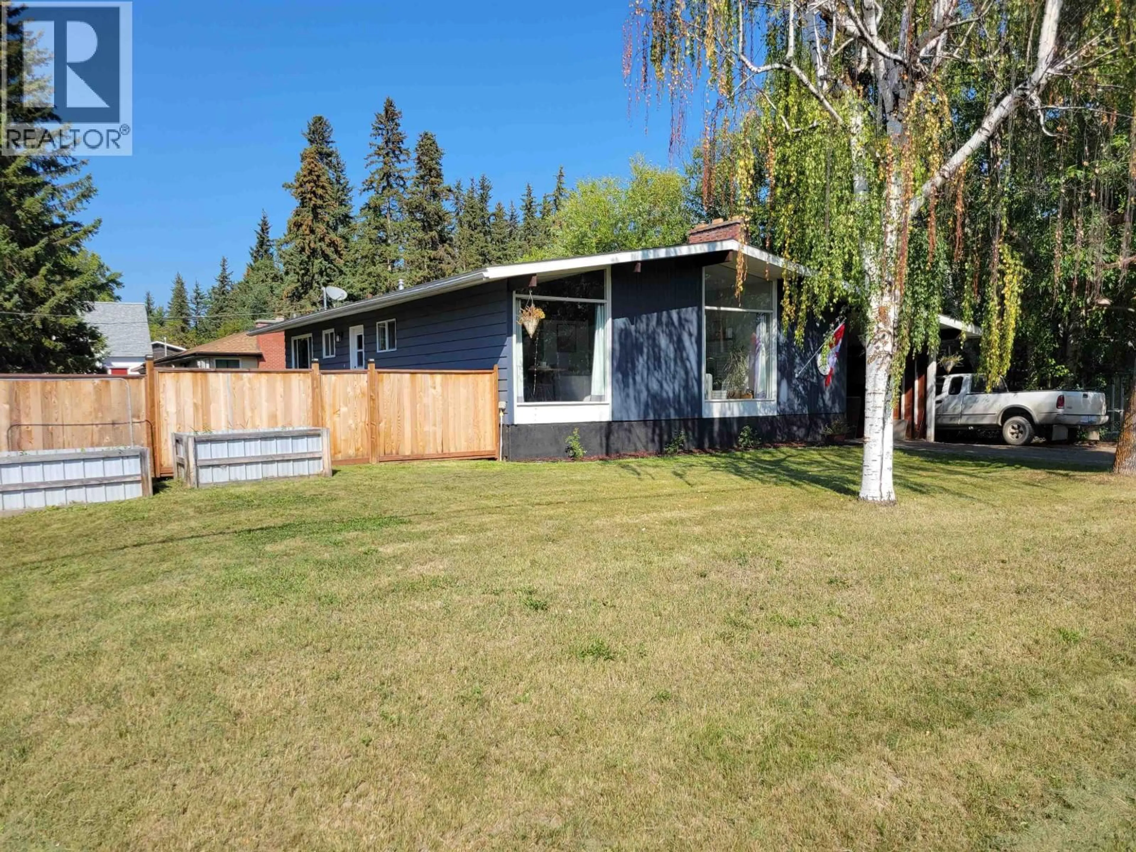 A pic from outside/outdoor area/front of a property/back of a property/a pic from drone, street for 343 COLUMBIA STREET, Vanderhoof British Columbia V0J3A0