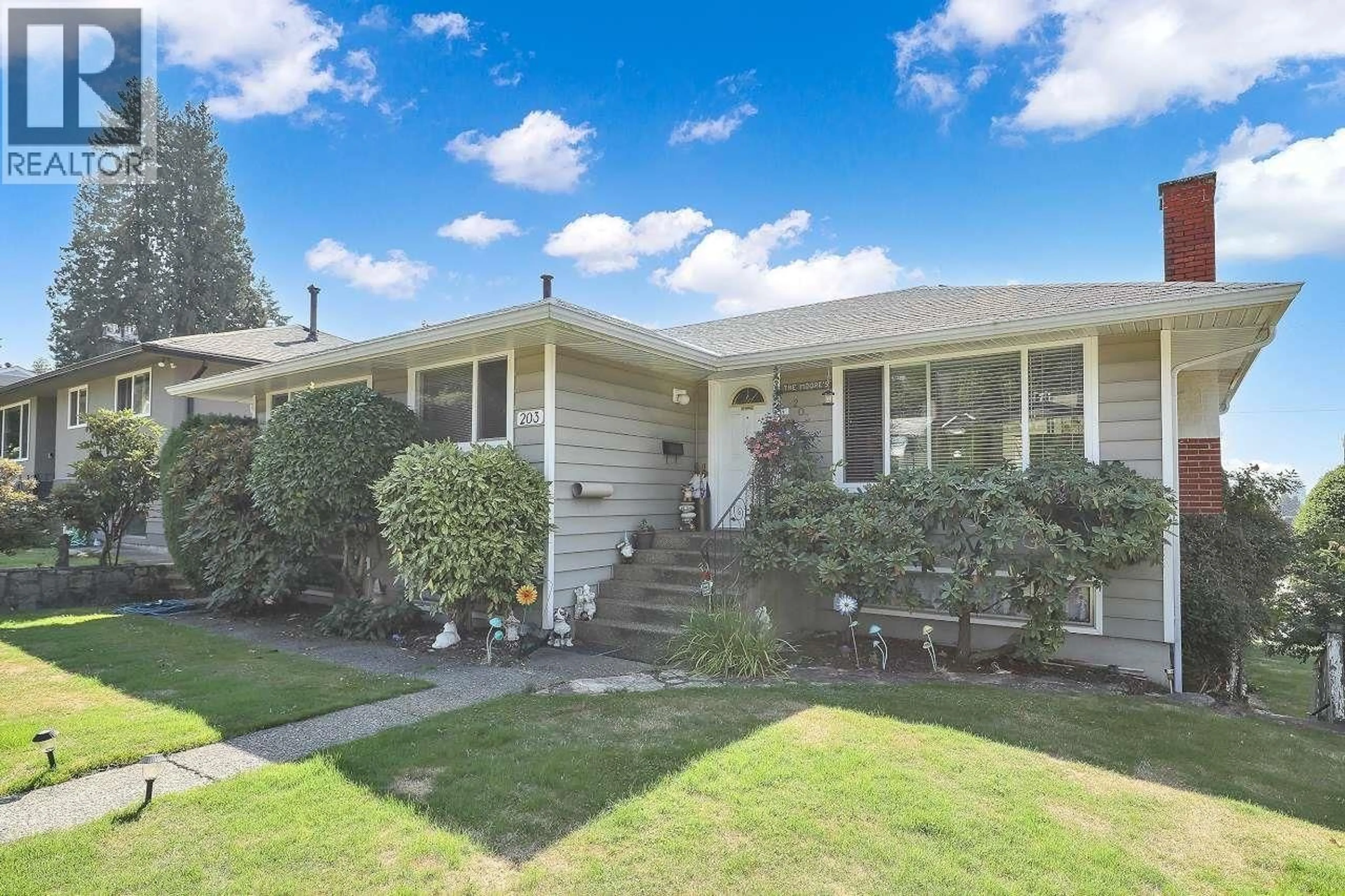 Unknown for 203 26TH STREET, North Vancouver British Columbia V7N1A7