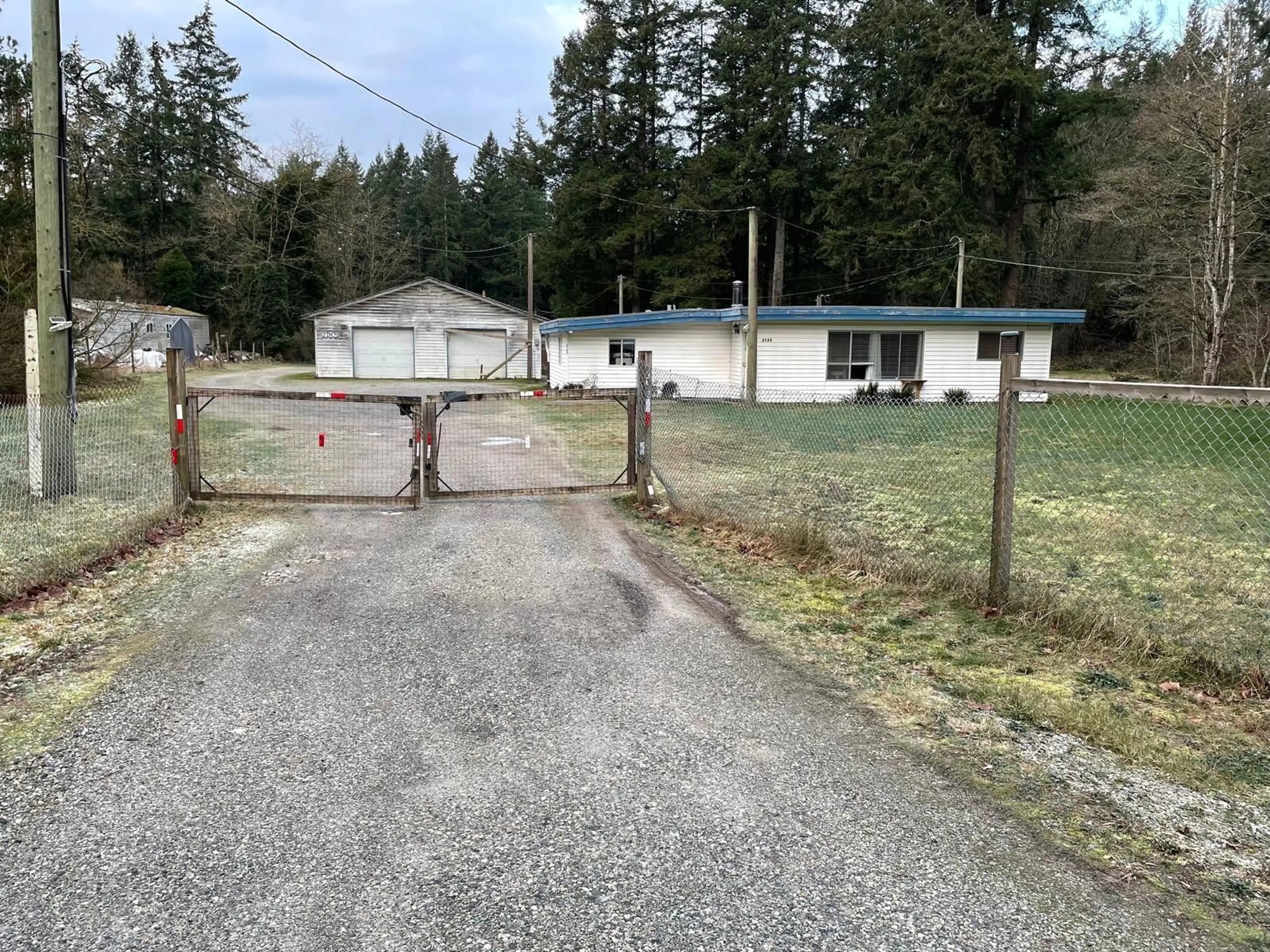 A pic from outside/outdoor area/front of a property/back of a property/a pic from drone, street for 2185 200, Langley British Columbia V2Z1Z6