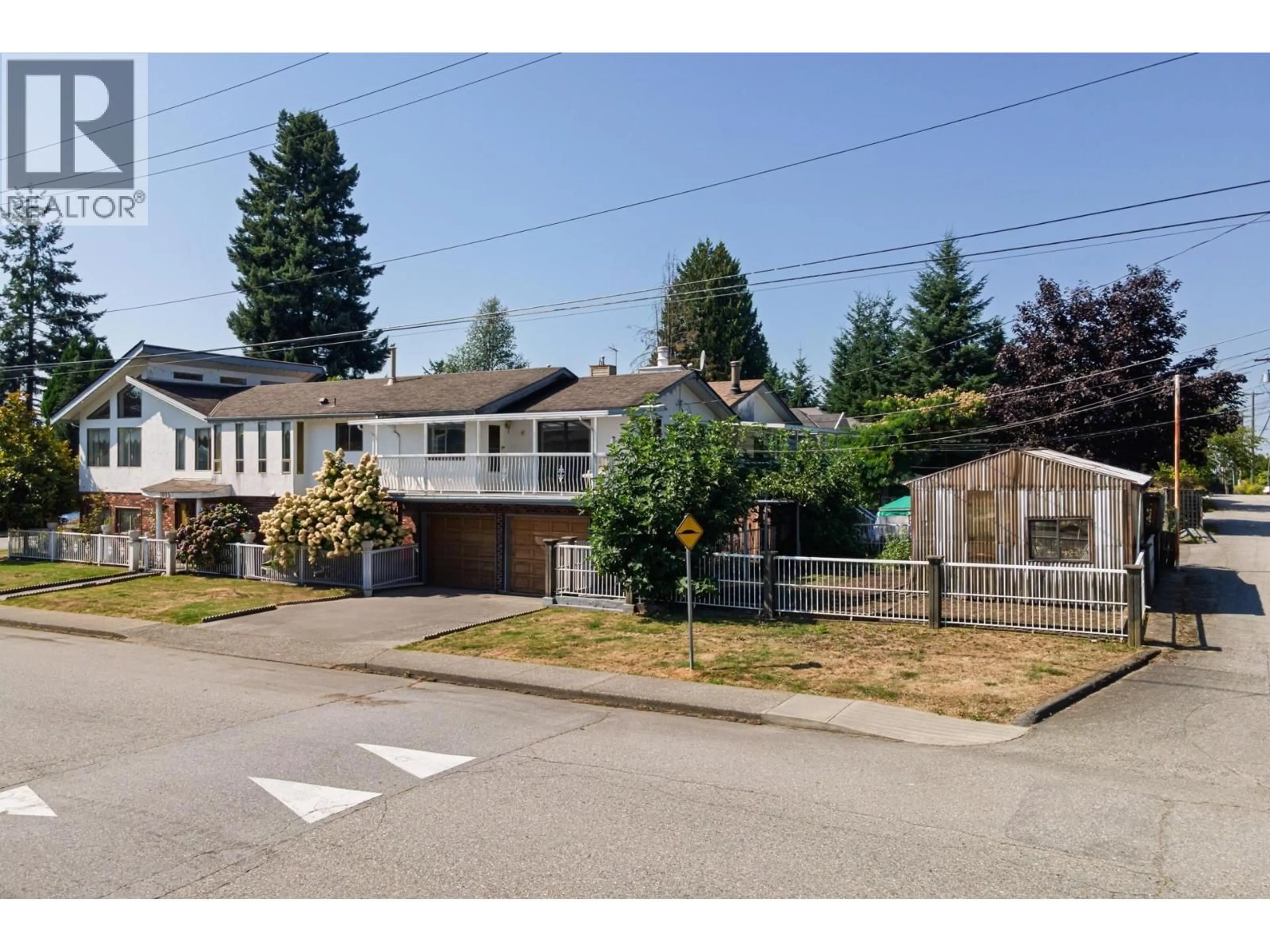 A pic from outside/outdoor area/front of a property/back of a property/a pic from drone, street for 2025 ST. ANDREWS AVENUE, North Vancouver British Columbia V7L3M4
