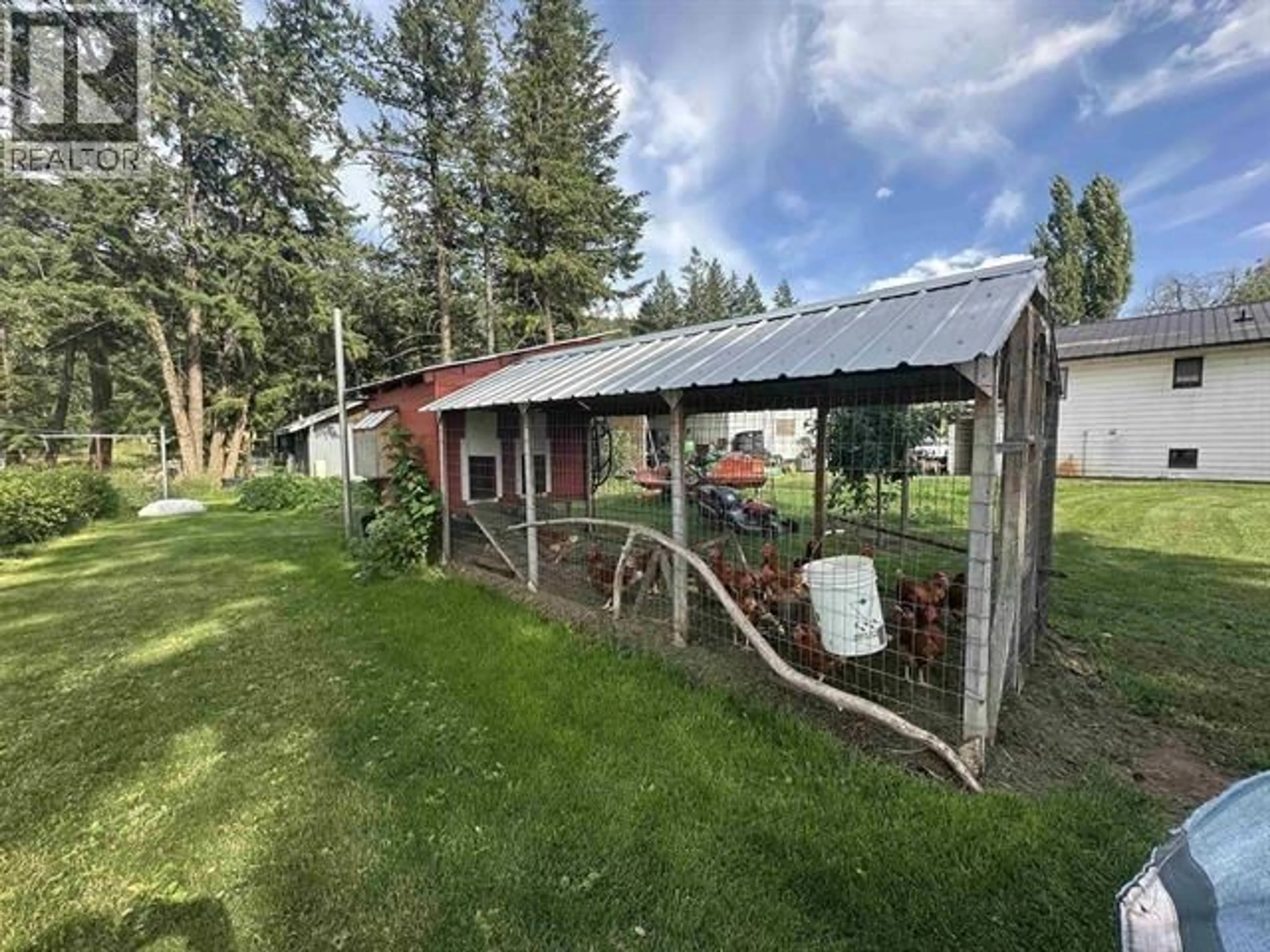 A pic from outside/outdoor area/front of a property/back of a property/a pic from drone, unknown for 8376 SPUR ROAD, Williams Lake British Columbia V0L1P0