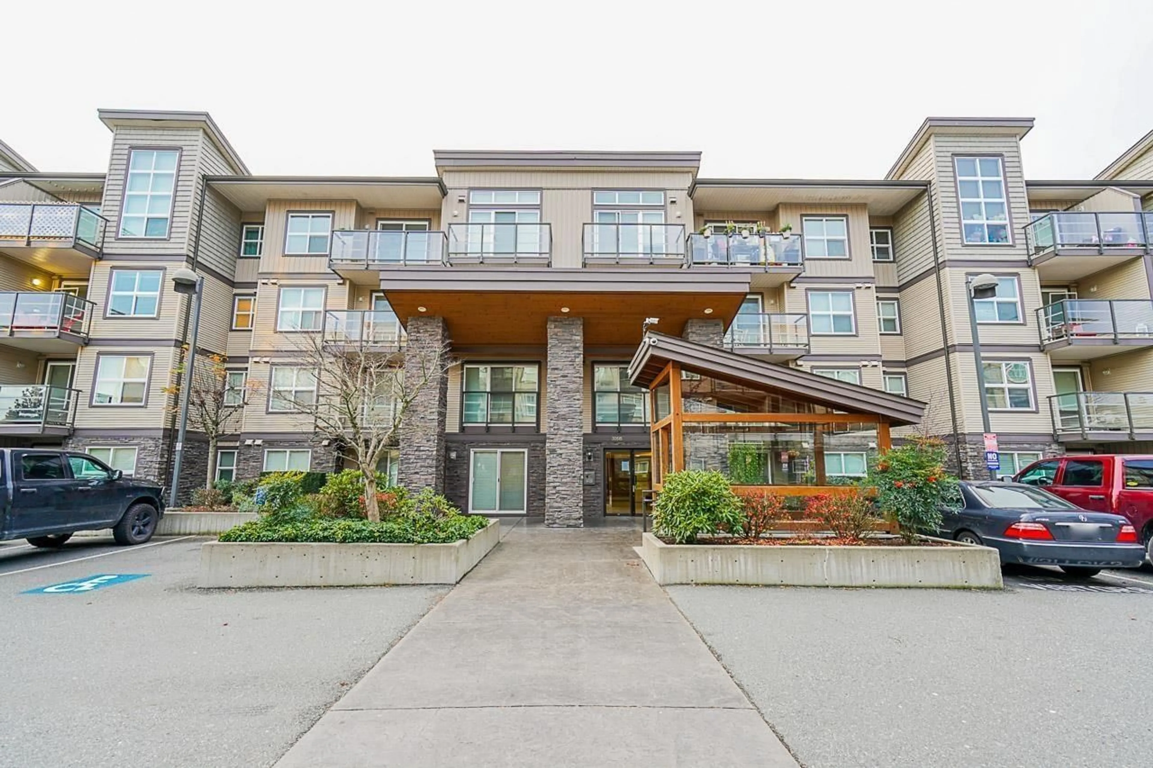 Unknown for 121 - 30515 CARDINAL, Abbotsford British Columbia V2T0A8