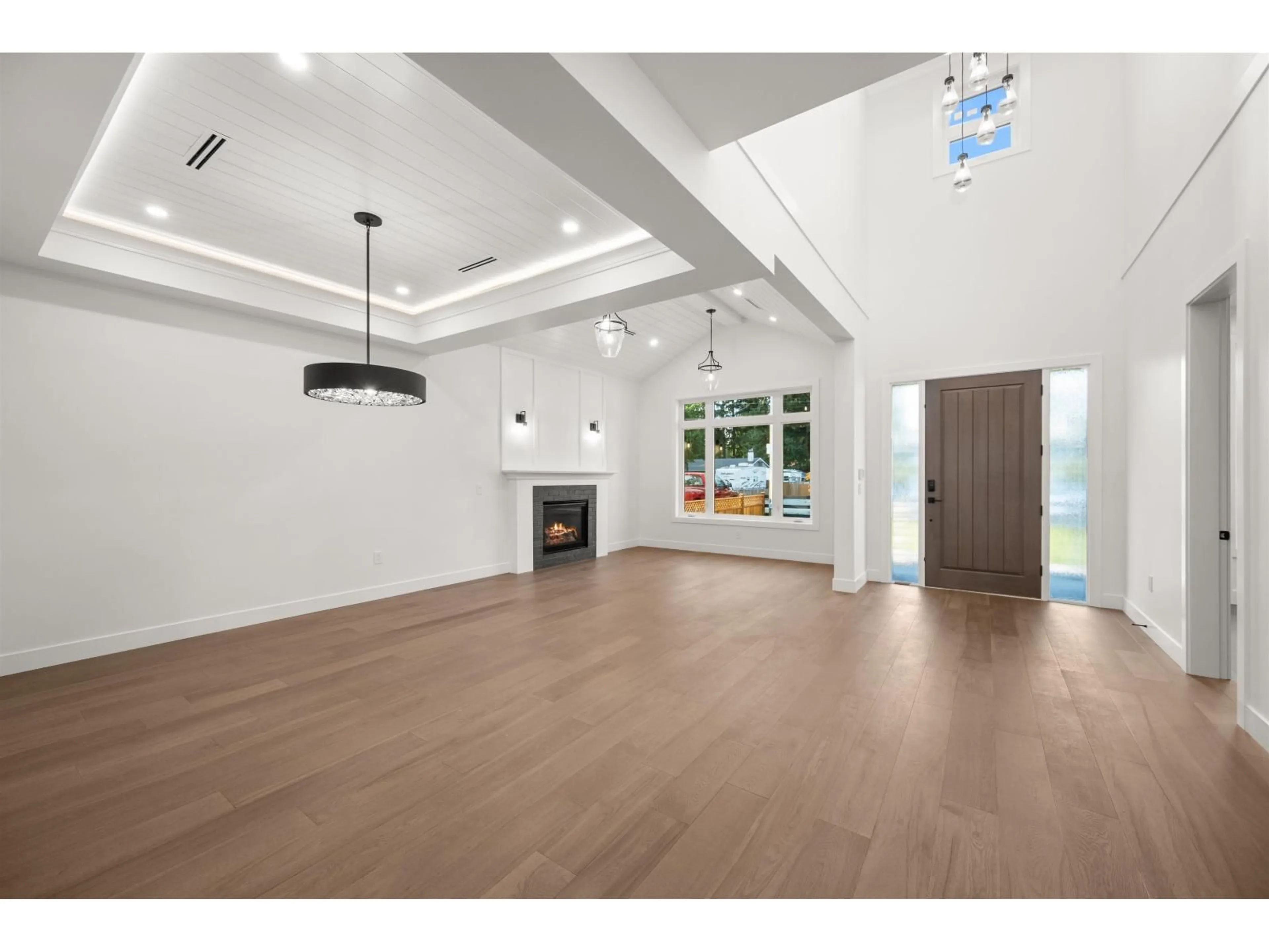 Indoor foyer for 20334 42, Langley British Columbia V3A3A7