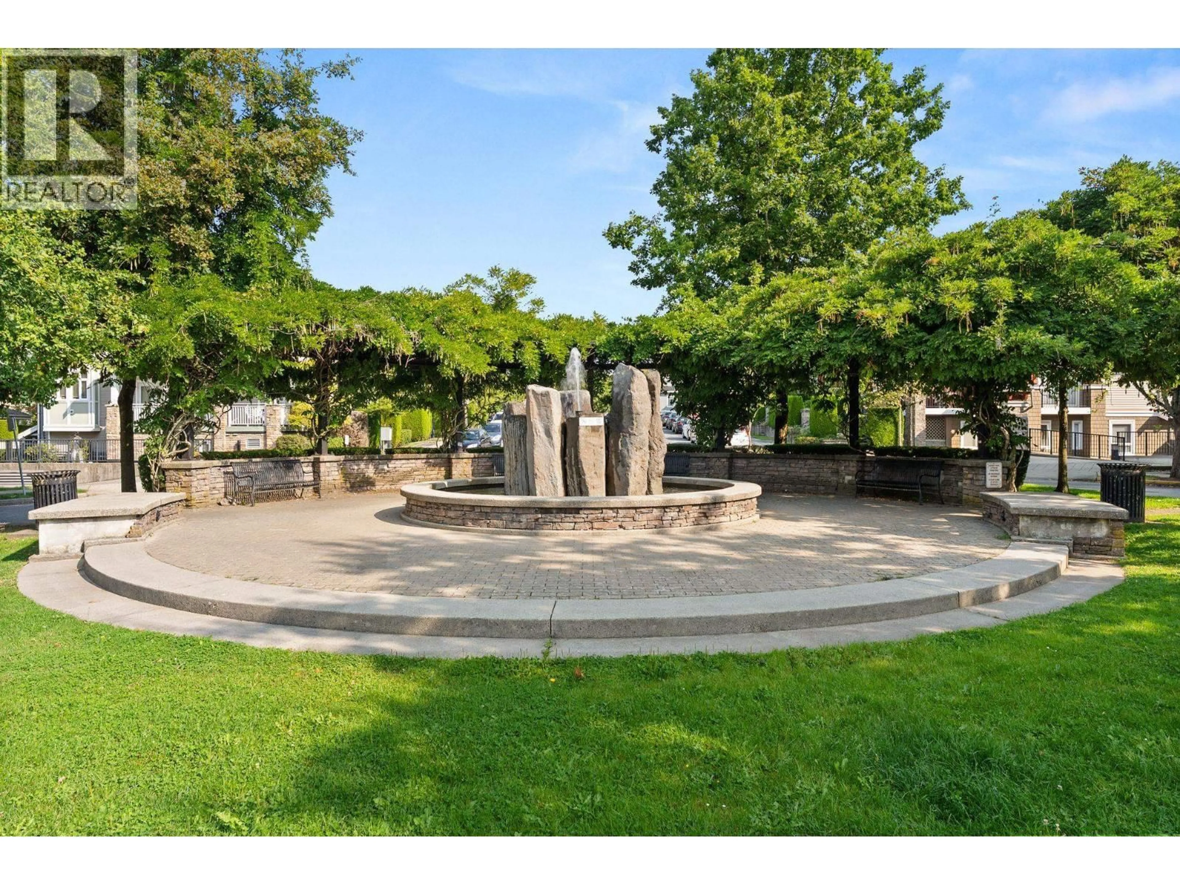 Patio, unknown for 417 - 7089 MONT ROYAL SQUARE, Vancouver British Columbia V5S4W6