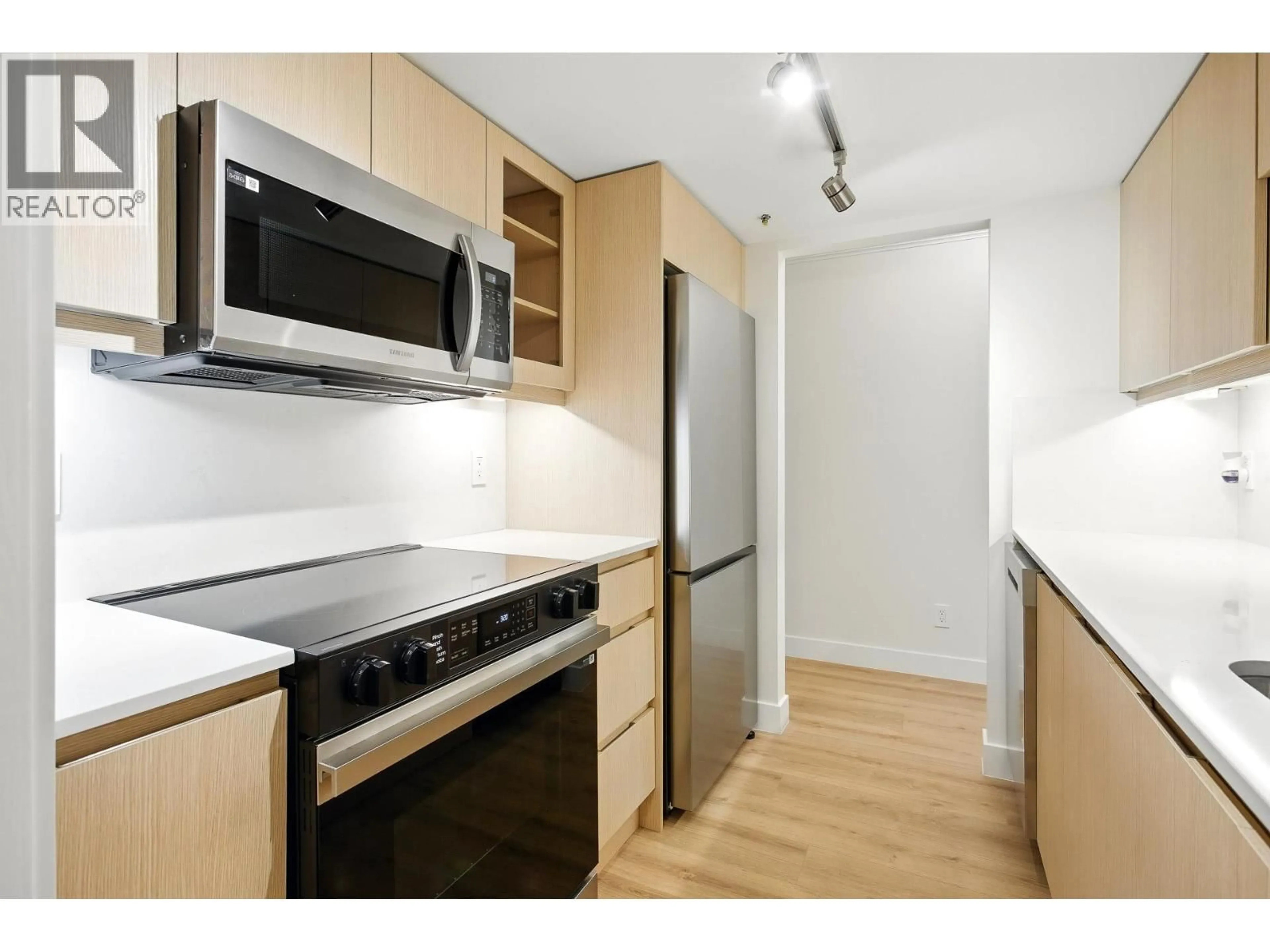 Standard kitchen, wood/laminate floor for 19 - 2885 KENT AVENUE NORTH, Vancouver British Columbia V5S3T9