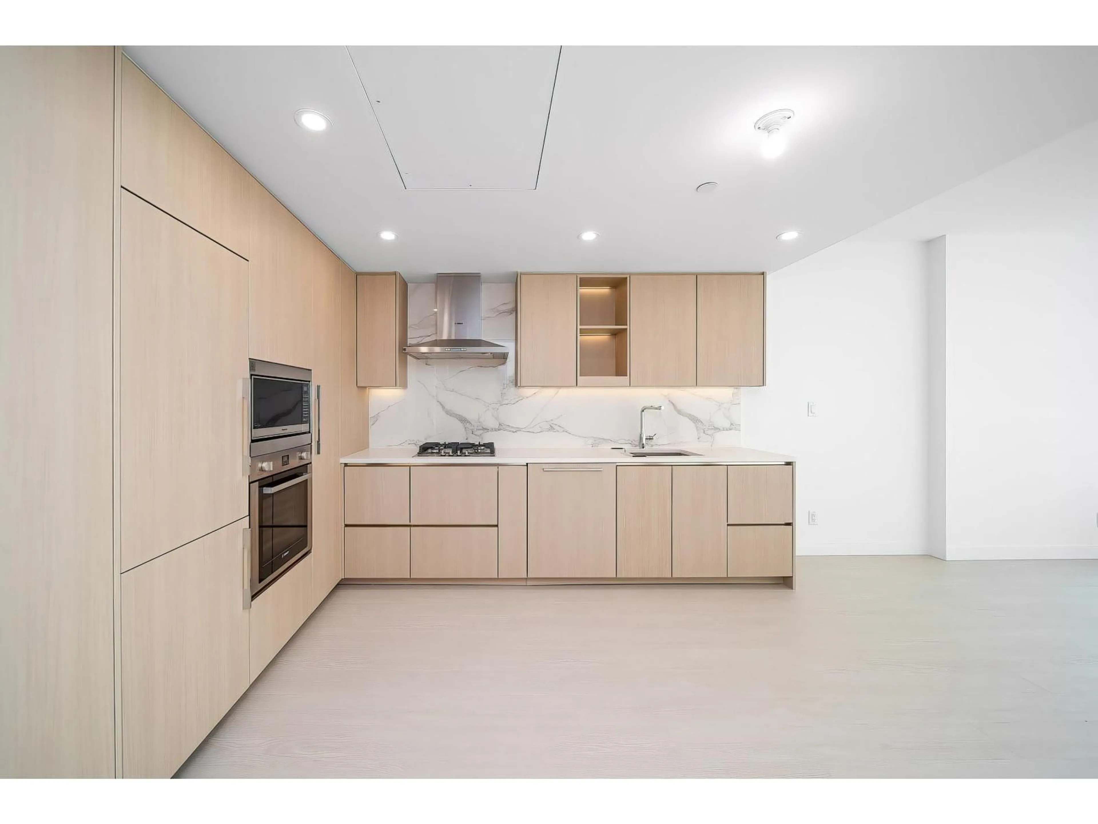 Standard kitchen, unknown for 1606 - 13778 100, Surrey British Columbia V3T0V3