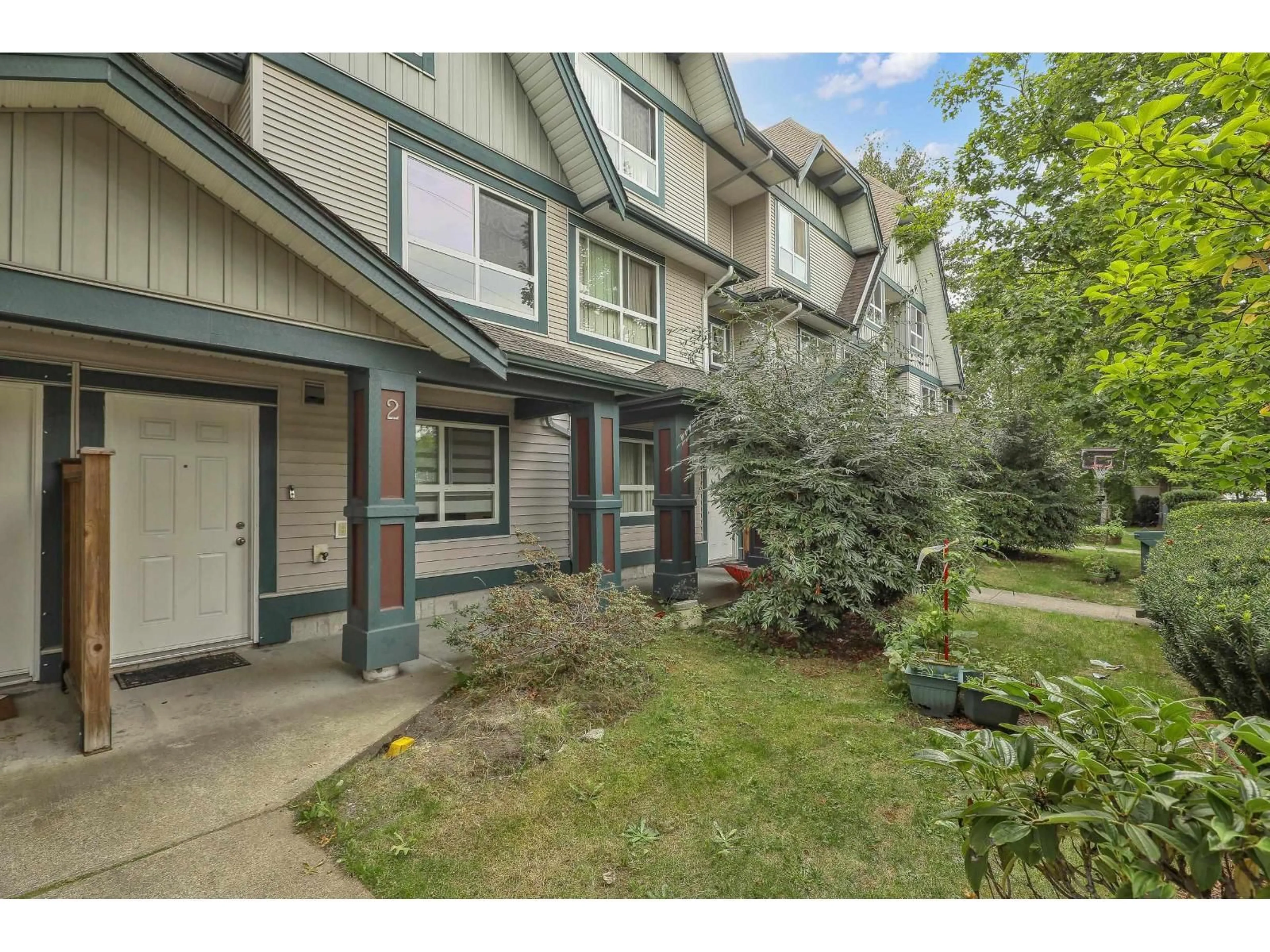Patio, street for 2 - 12730 66, Surrey British Columbia V3W1P2