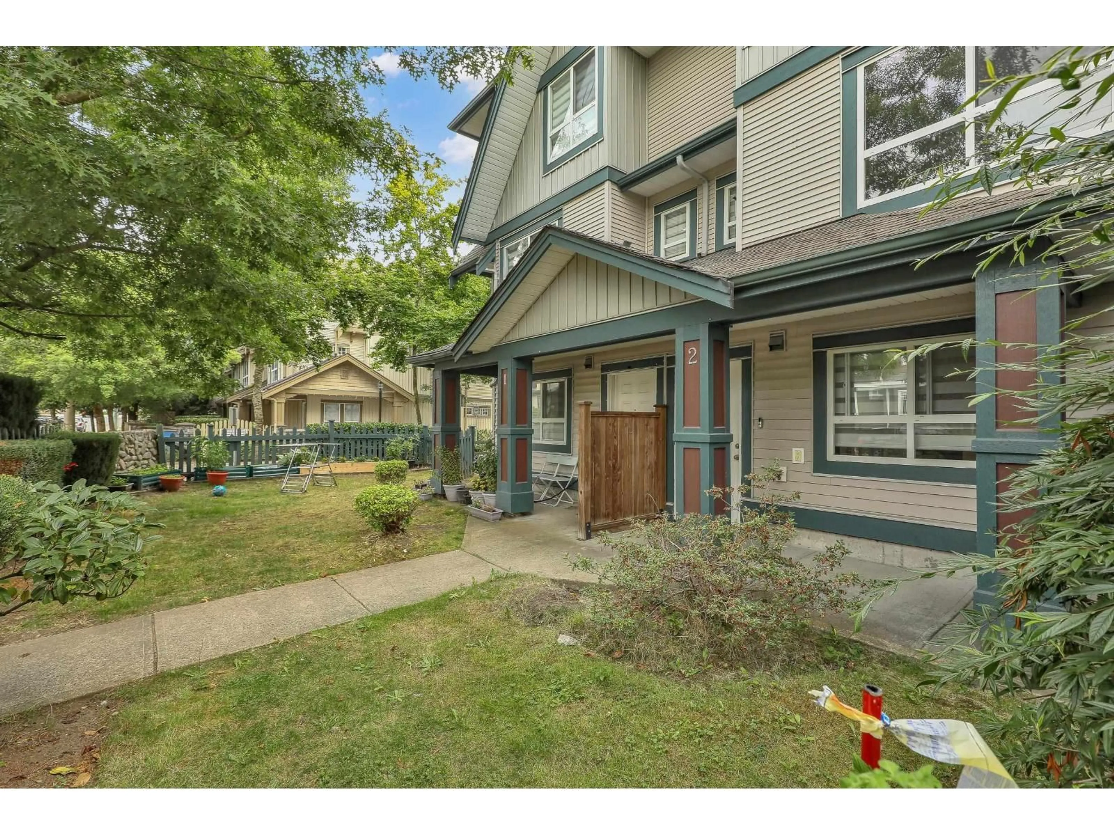 Unknown for 2 - 12730 66, Surrey British Columbia V3W1P2