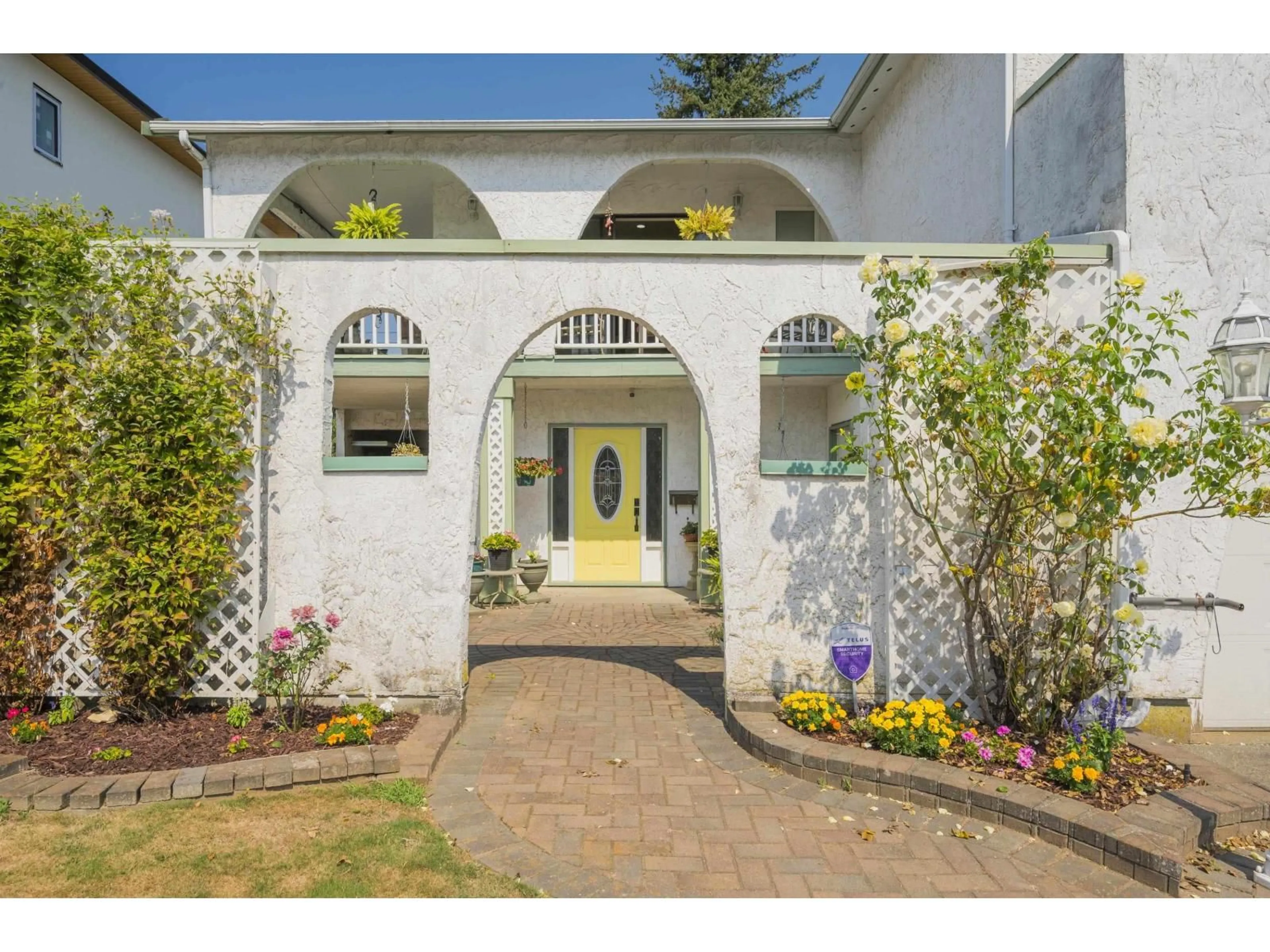 Indoor entryway for 1940 CATALINA, Abbotsford British Columbia V2T3W1