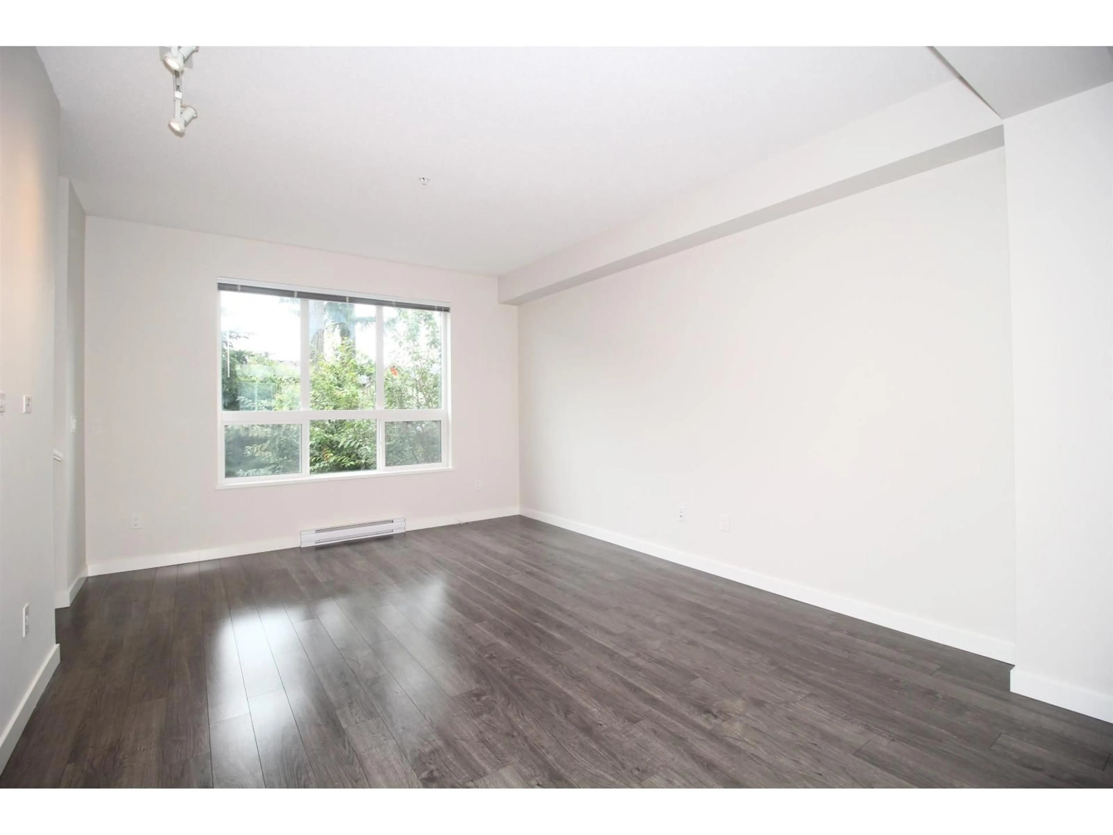 A pic of a room for 108 - 7848 209, Langley British Columbia V2Y0M4