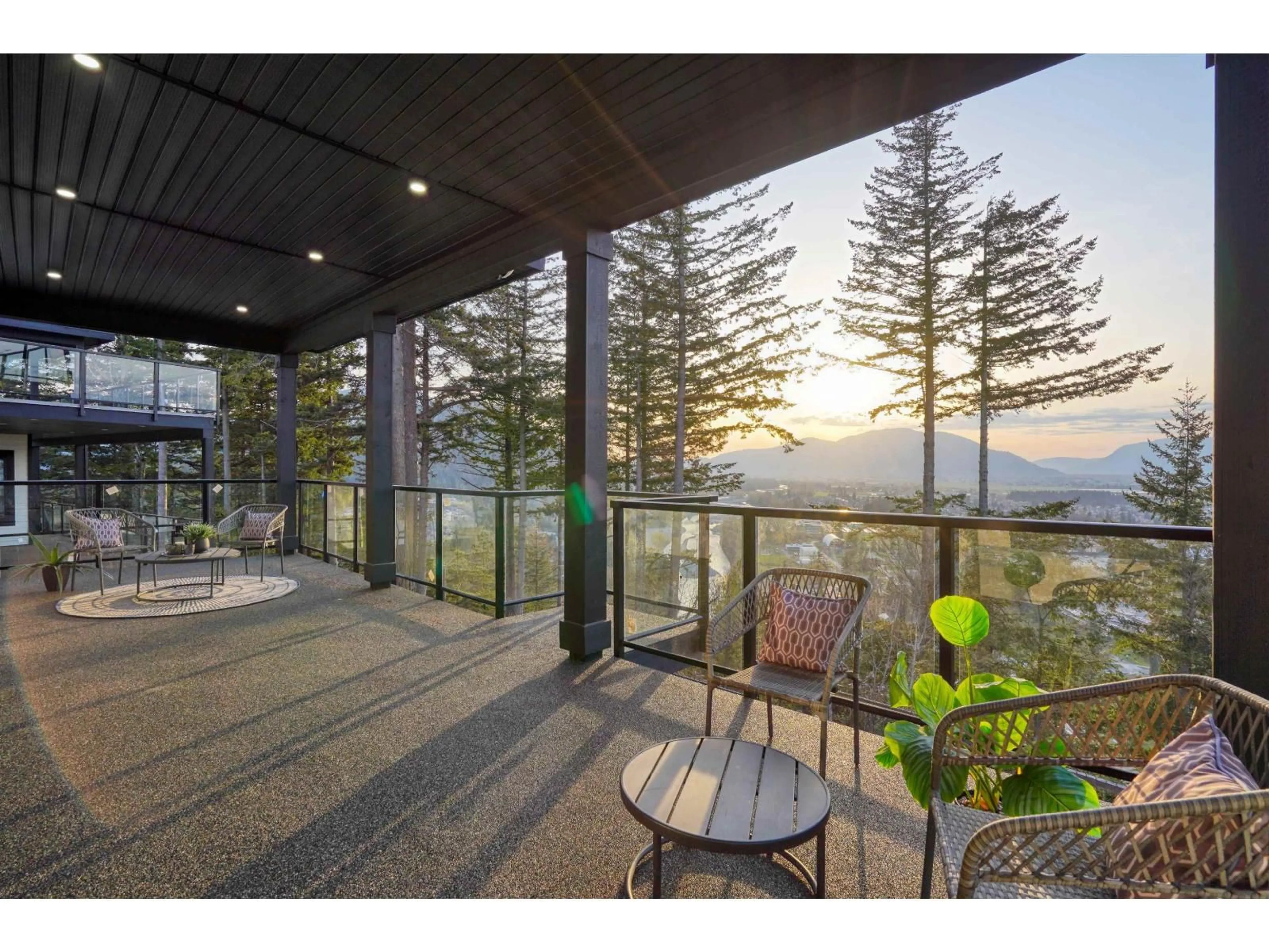 Patio, mountain view for 46062 CRESTVIEW DRIVE, Chilliwack British Columbia V2R6G4