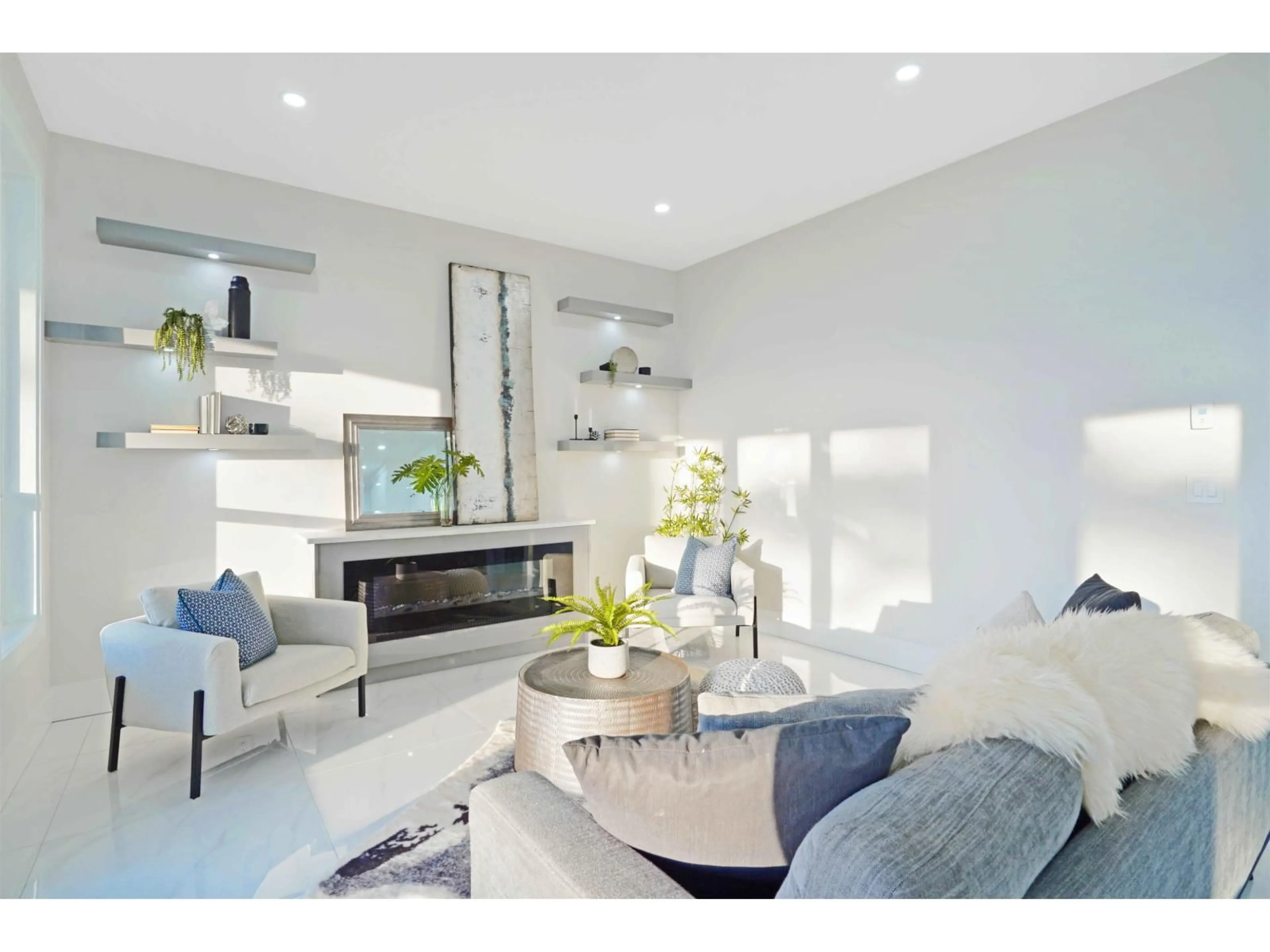 Living room with furniture, unknown for 46062 CRESTVIEW DRIVE, Chilliwack British Columbia V2R6G4