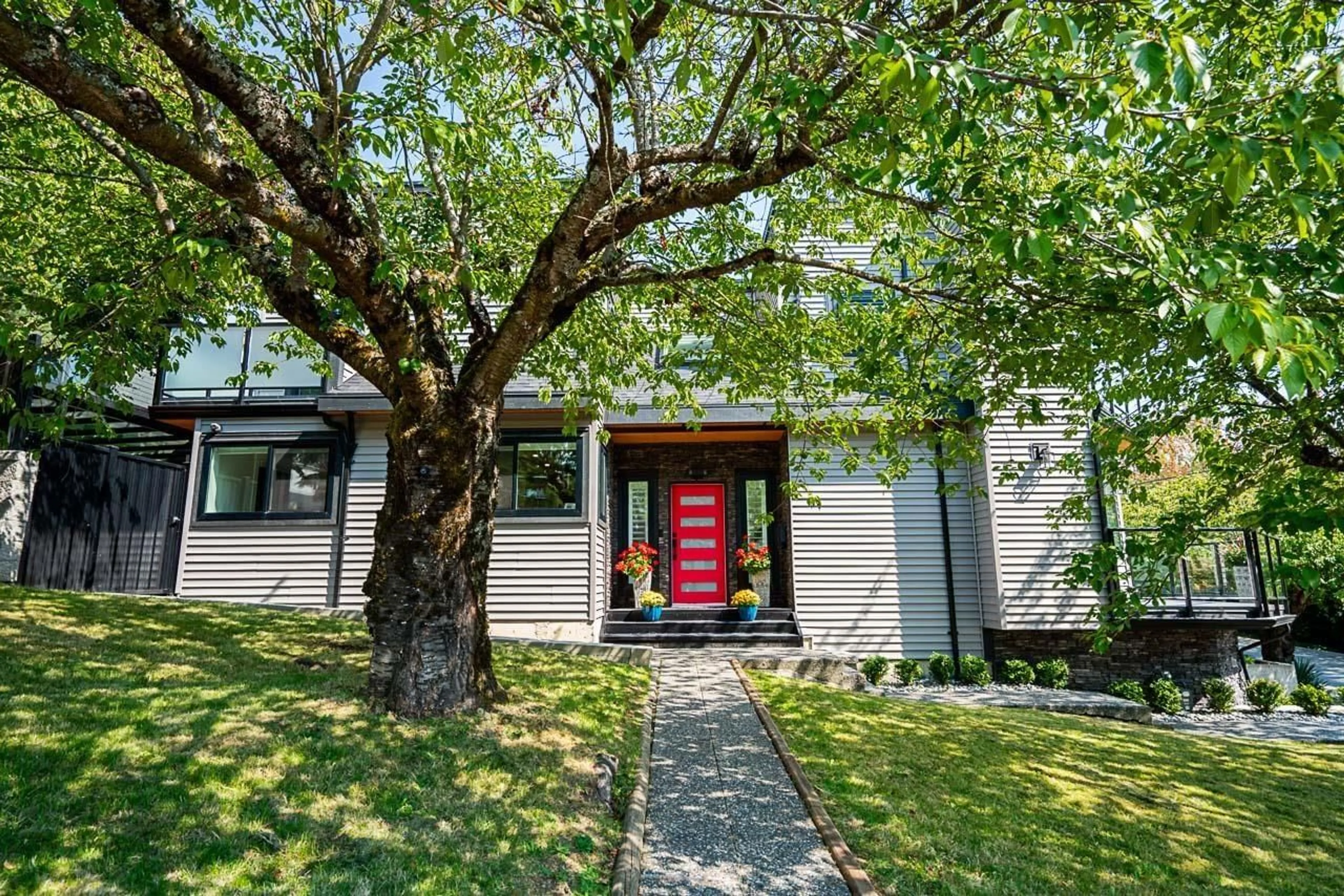 Unknown for 15807 COLUMBIA, White Rock British Columbia V4B5H7
