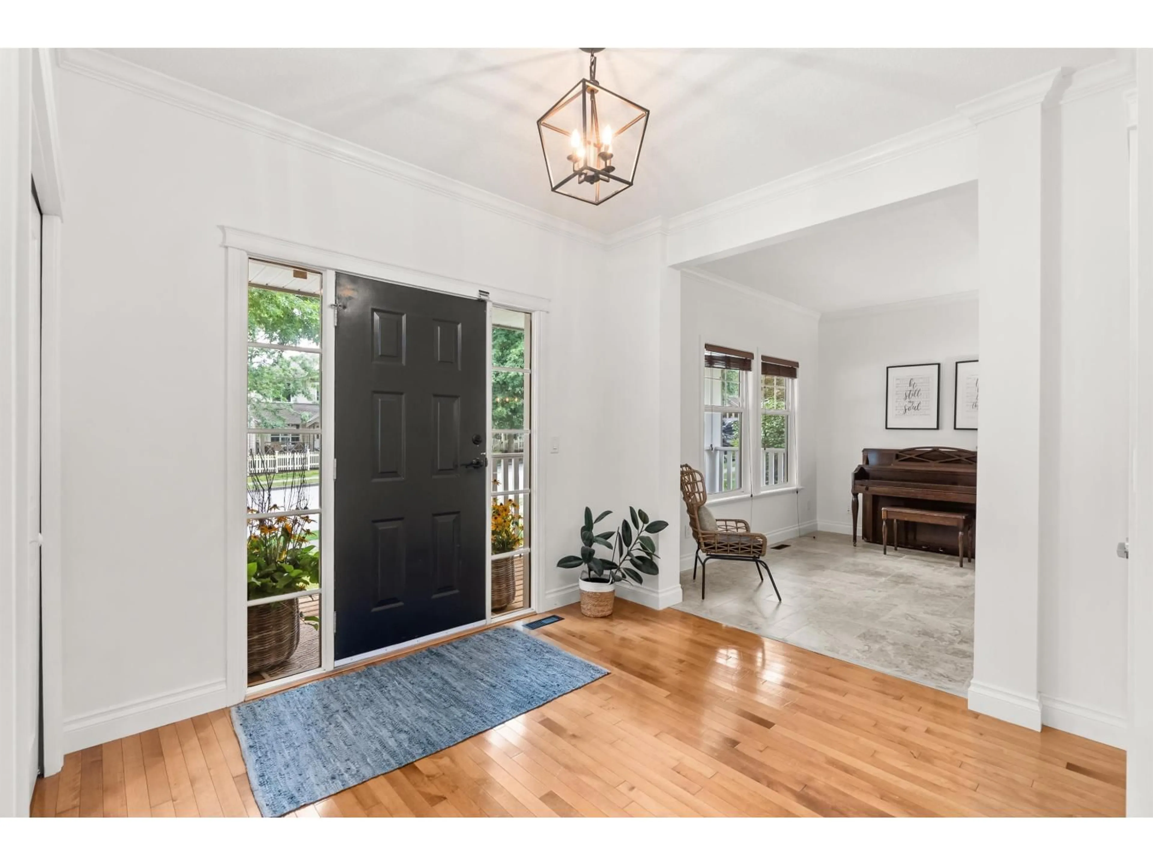 Indoor entryway for 4410 BLAUSON, Abbotsford British Columbia V3G3C5