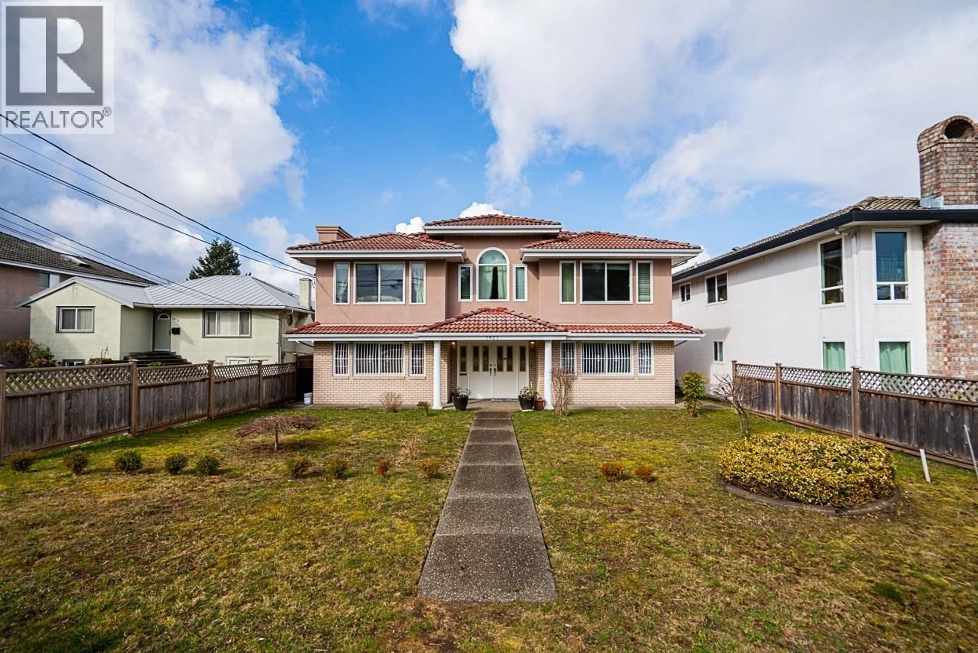 A pic from outside/outdoor area/front of a property/back of a property/a pic from drone, building for 7823 ELWELL STREET, Burnaby British Columbia V5E1M1