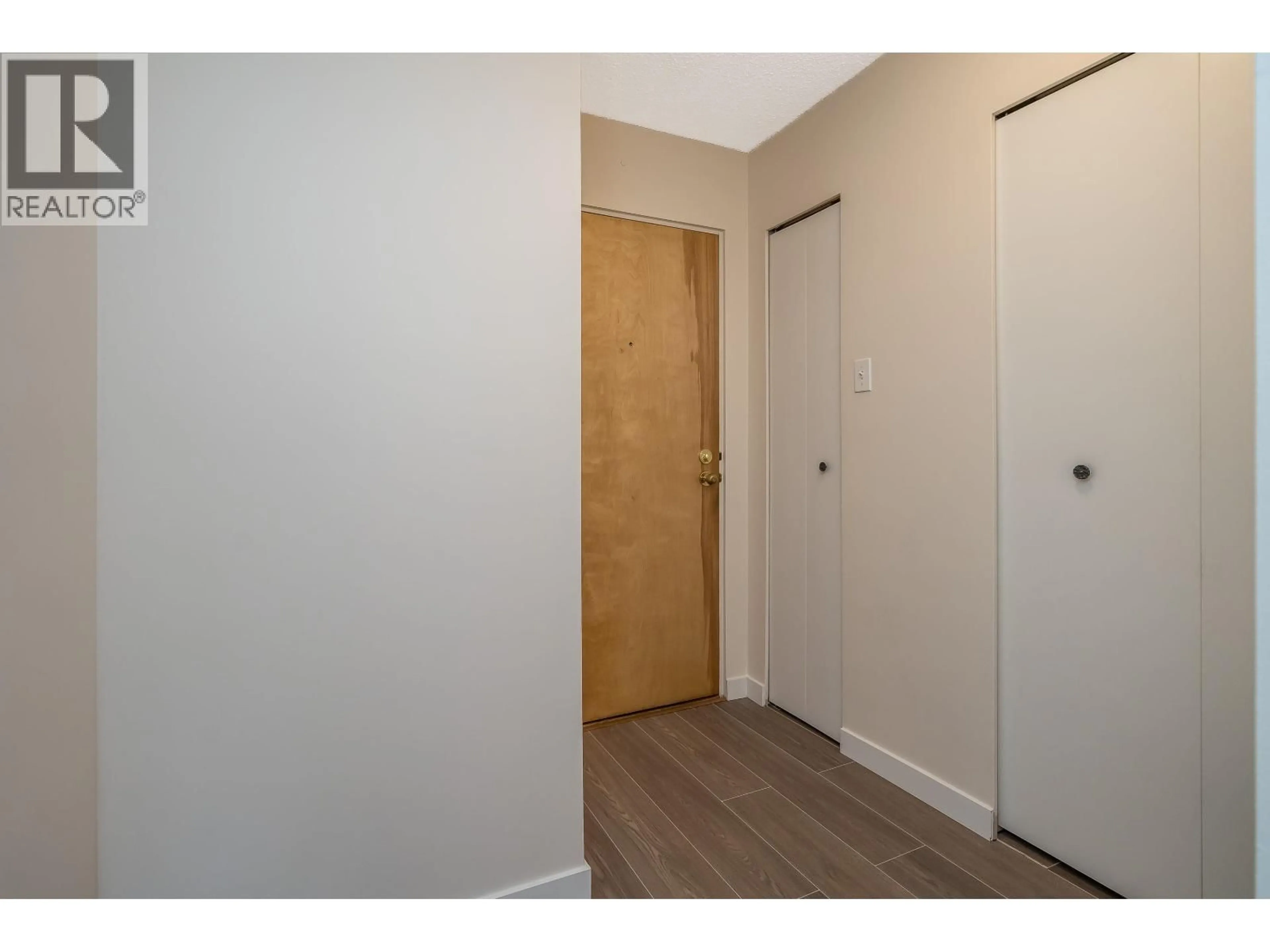 Unknown for 404 - 1026 QUEENS AVENUE, New Westminster British Columbia V3M6B2