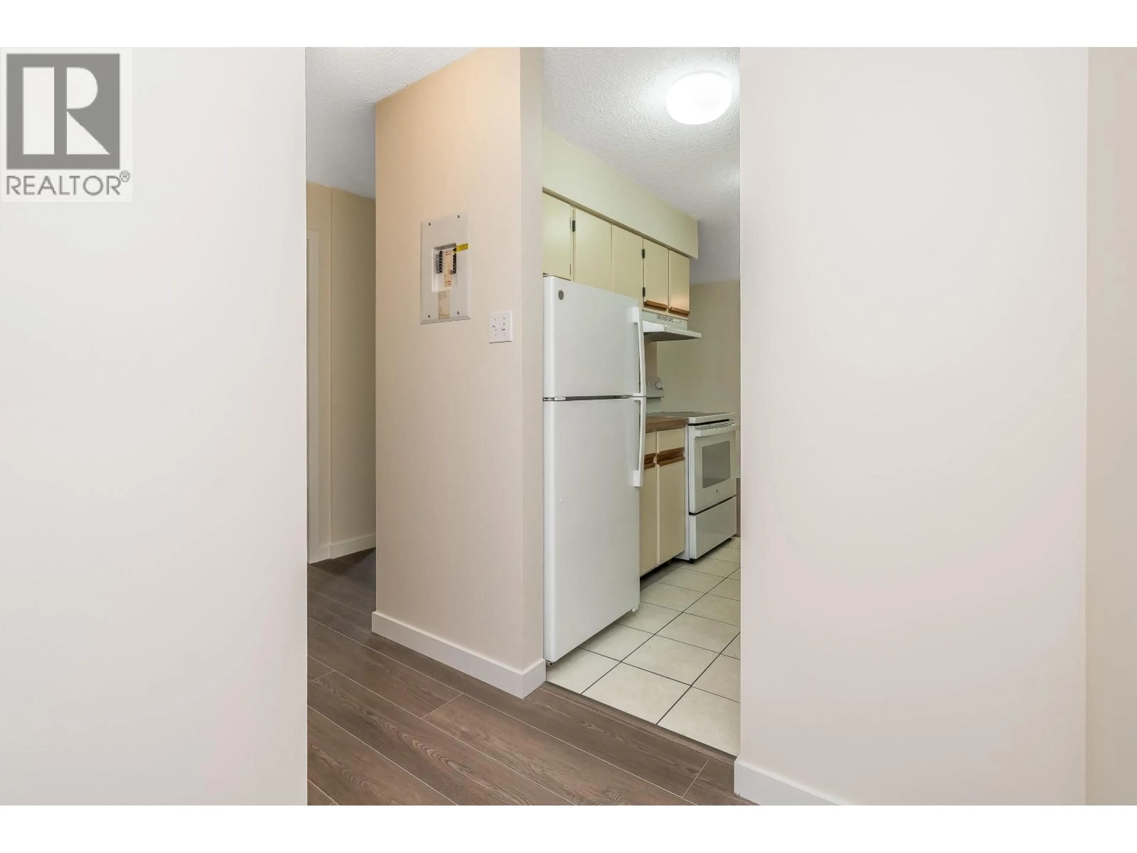 Standard kitchen, unknown for 404 - 1026 QUEENS AVENUE, New Westminster British Columbia V3M6B2