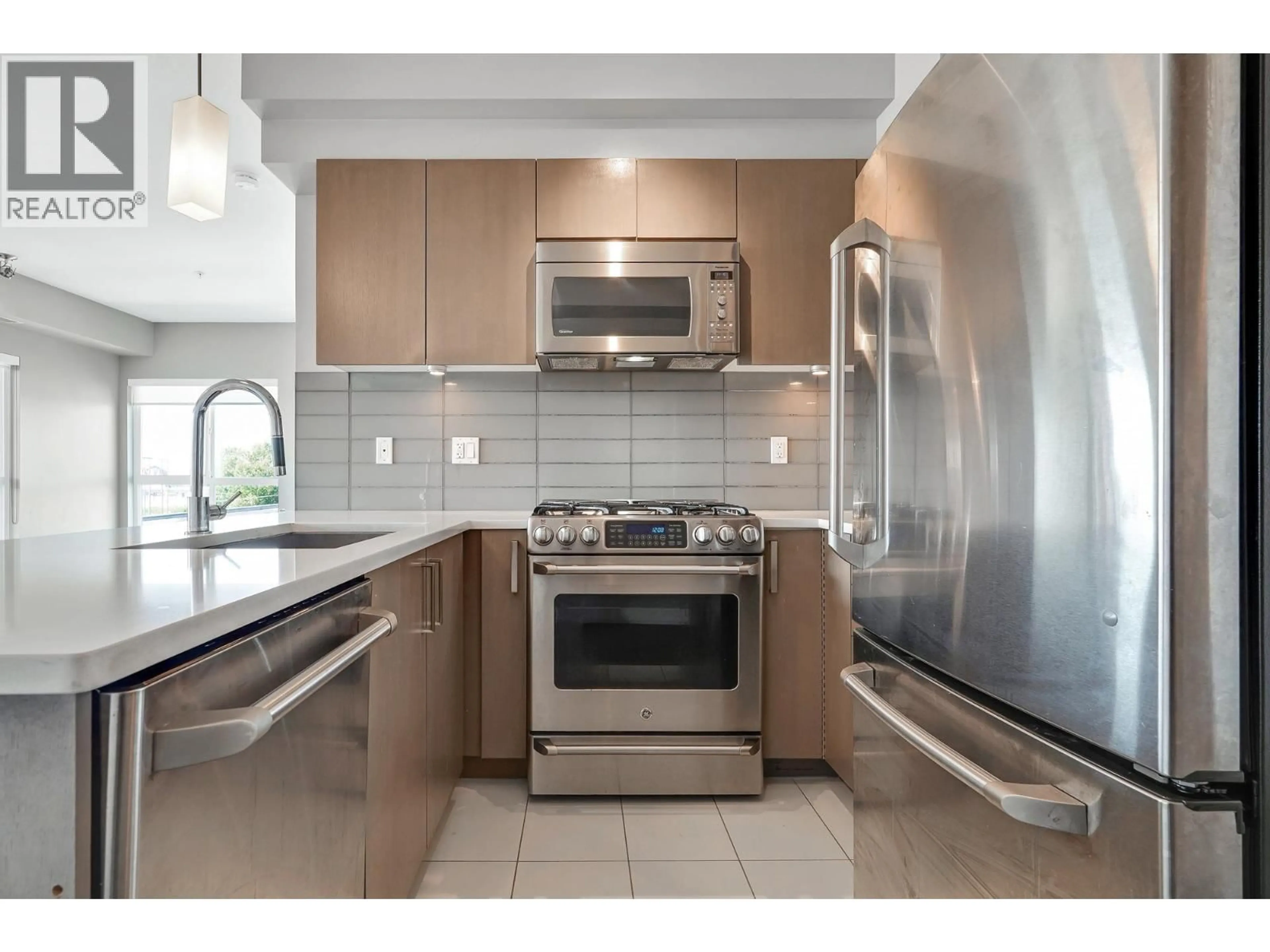 Standard kitchen, ceramic/tile floor for 506 - 10033 RIVER DRIVE, Richmond British Columbia V6X0L1