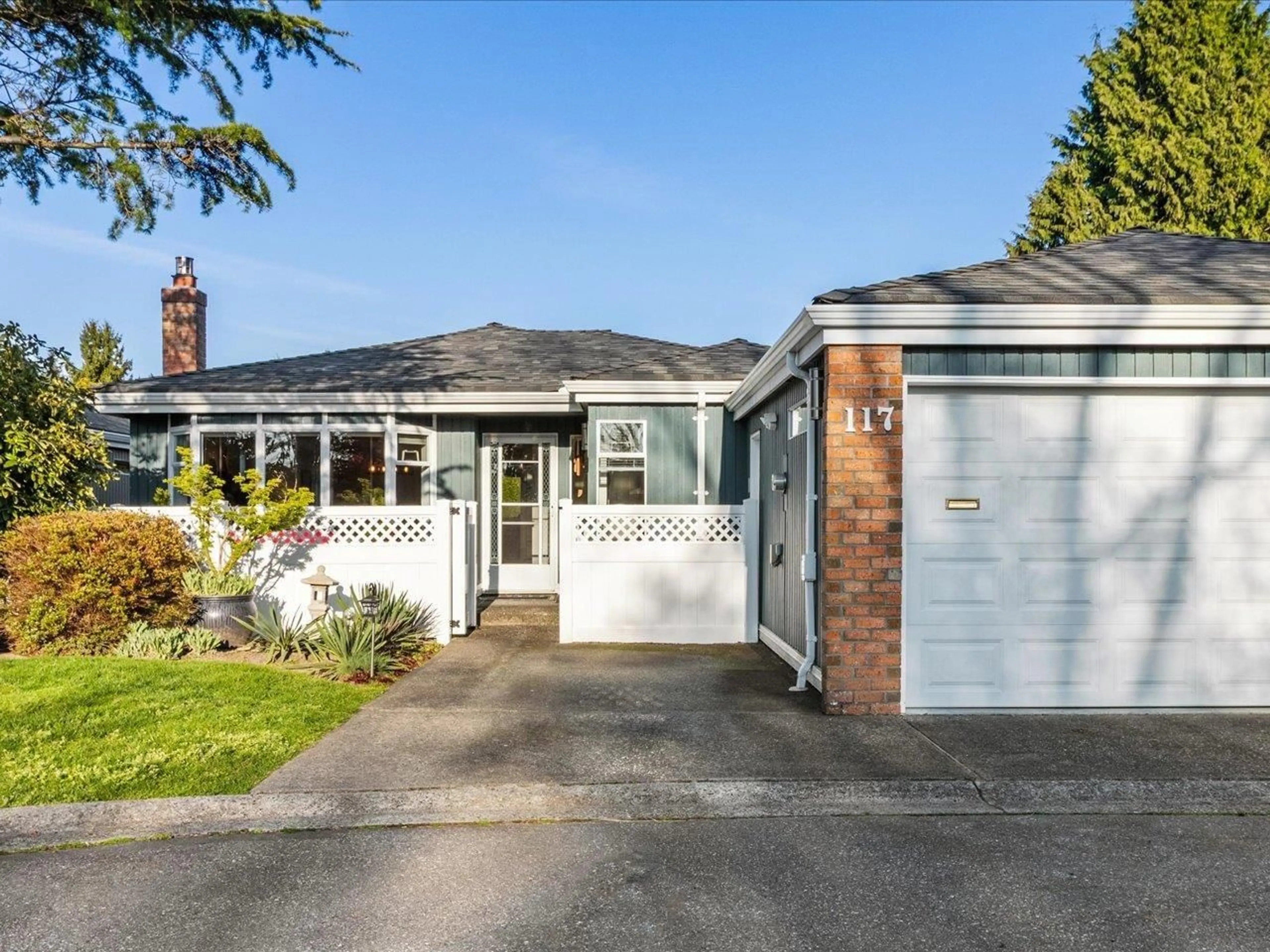 Home with brick exterior material, street for 117 - 14271 18A, Surrey British Columbia V4A7N8