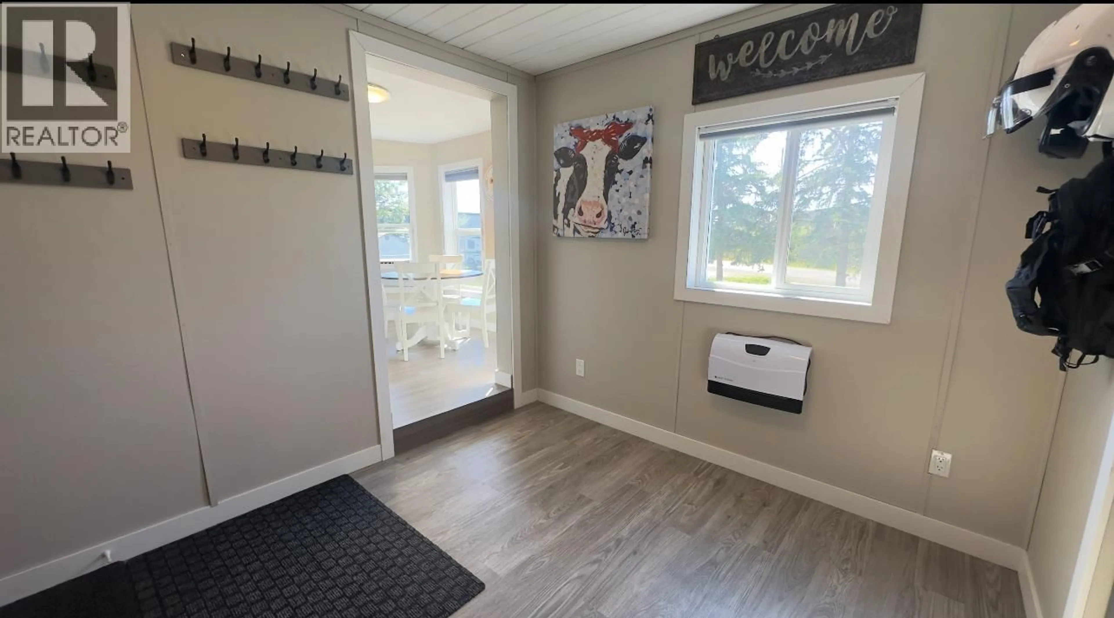 Indoor entryway for 11402 POPLAR ROAD, Fort St. John British Columbia V1J4M7