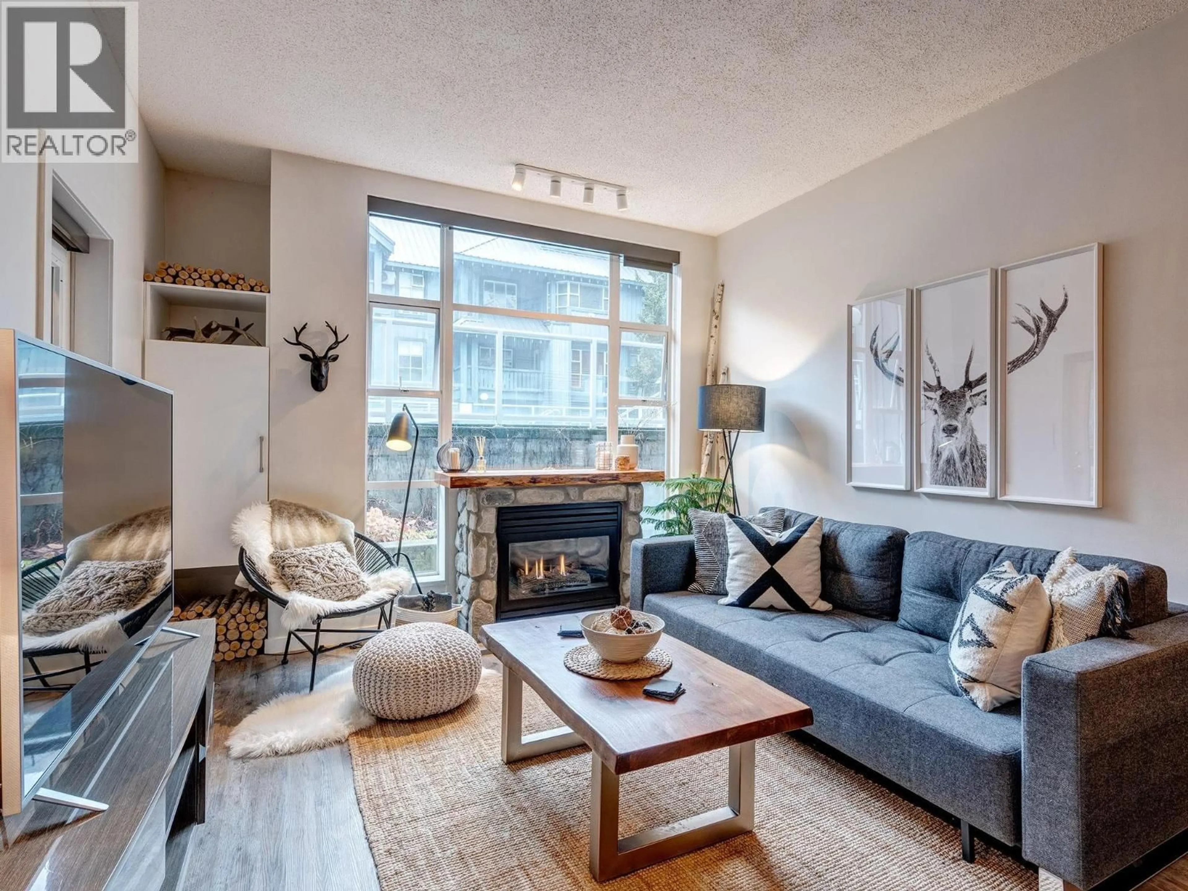 Living room with furniture, unknown for 104 - 4573 CHATEAU BOULEVARD, Whistler British Columbia V8E0Z5
