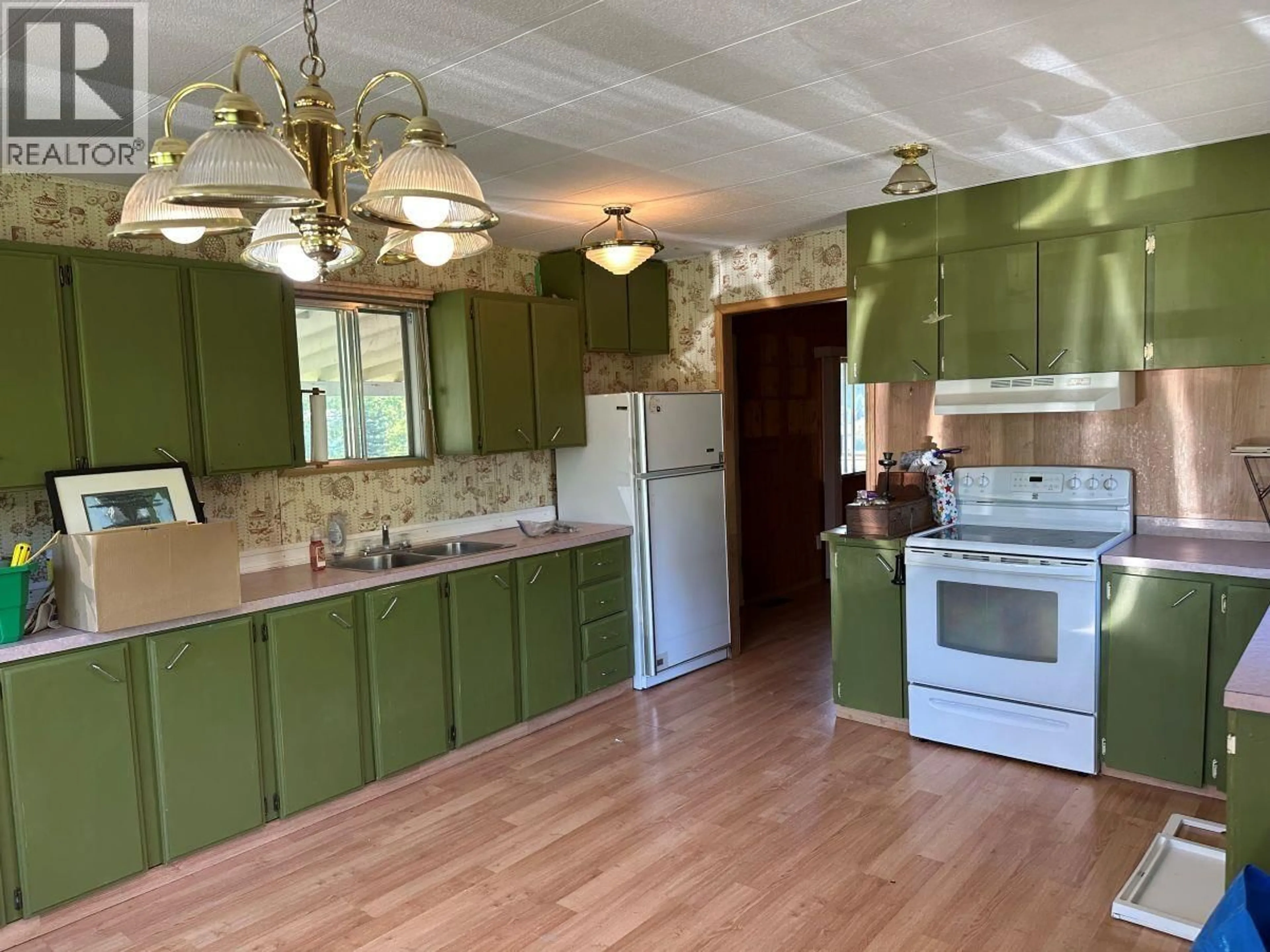 Open concept kitchen, unknown for 7485 SUNHILL ROAD, Prince George British Columbia V2N6E7