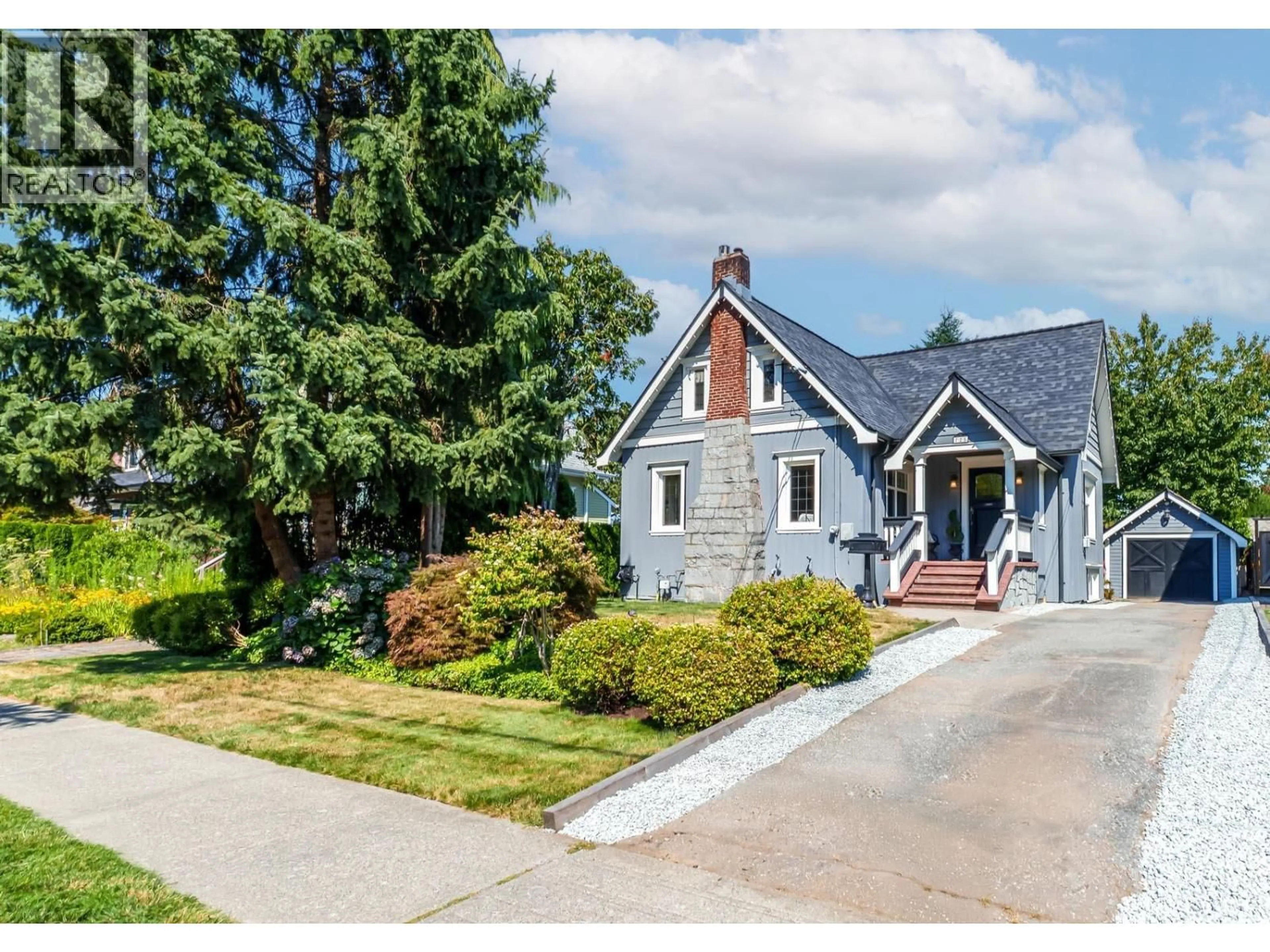 Unknown for 725 FIFTH STREET, New Westminster British Columbia V3L2Y2